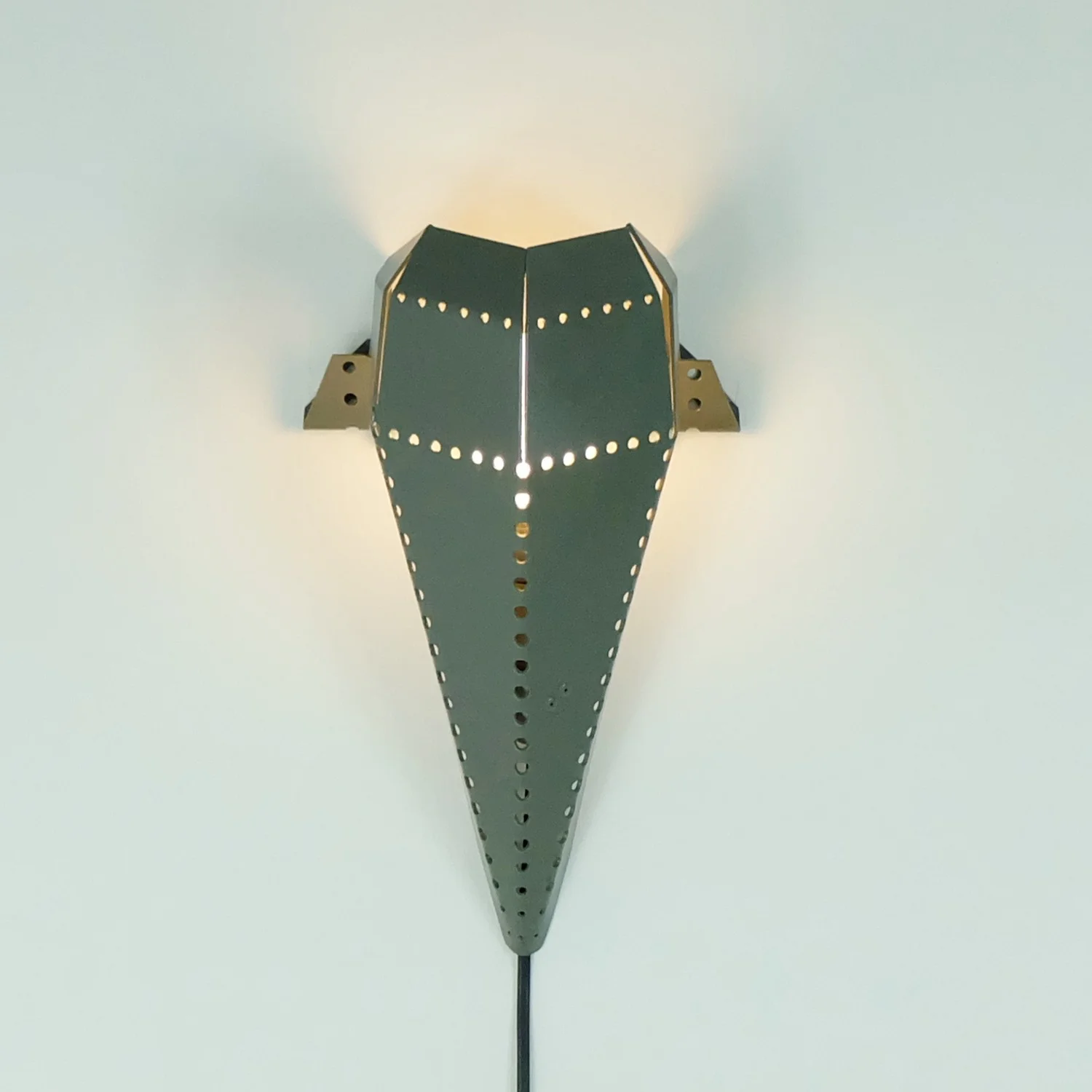 Evolute Dark Grey_1.JPG