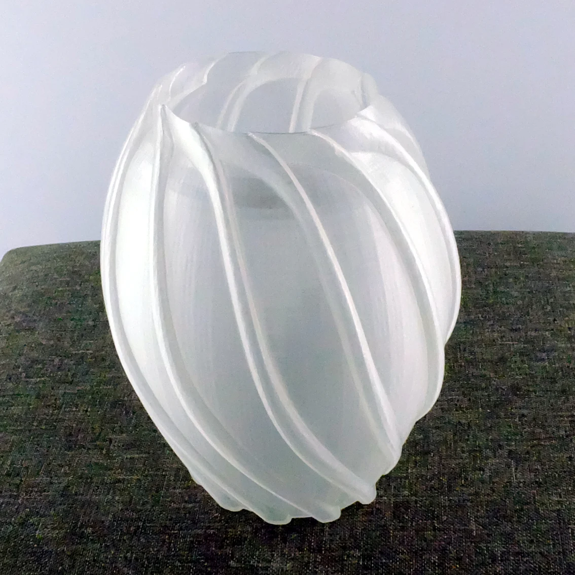 Curvature Opaque Vase