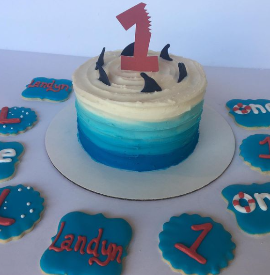 shark attack 1st bday cake.PNG