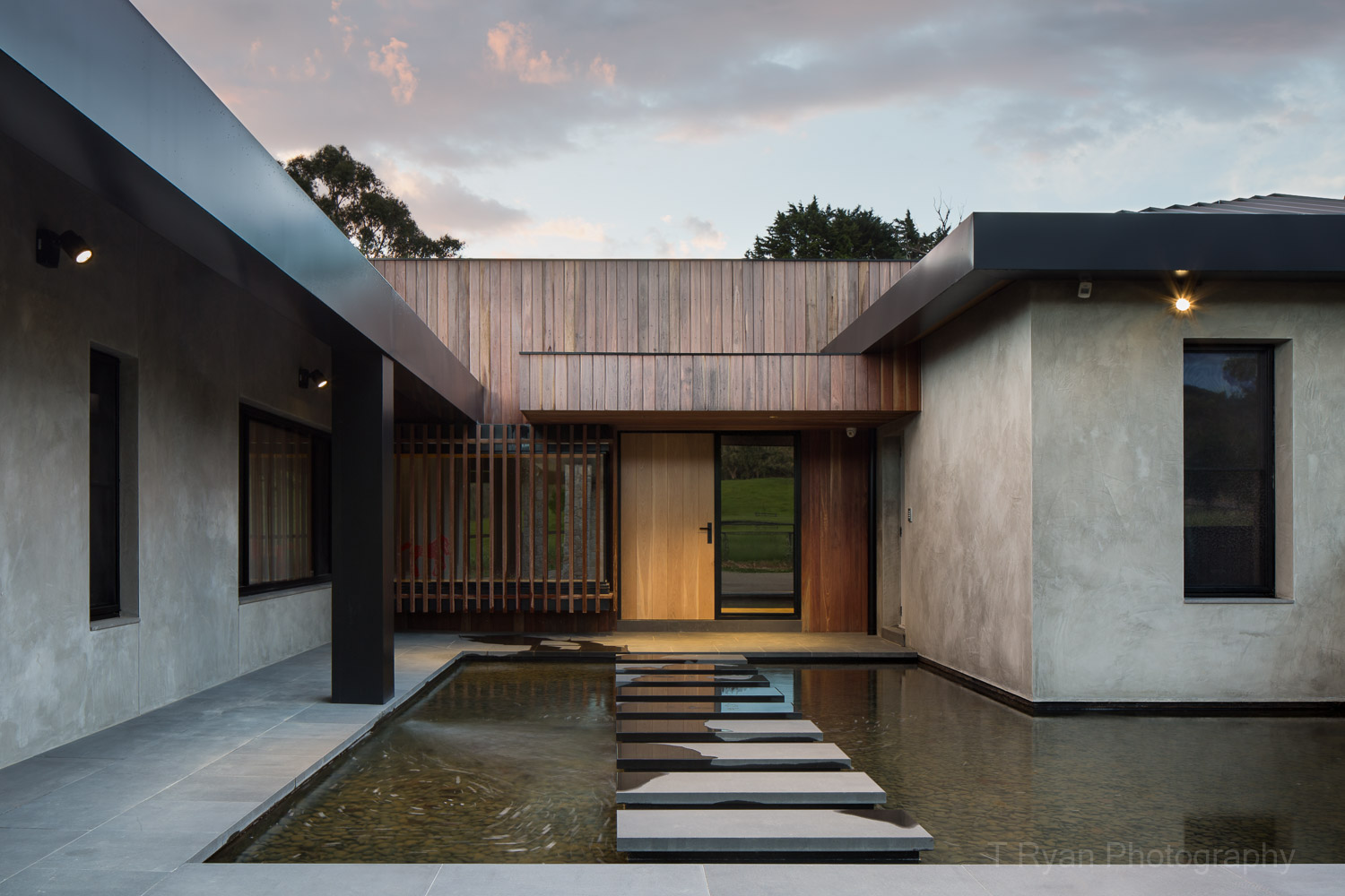 Daniel Ash Architects' - Directors' Residence