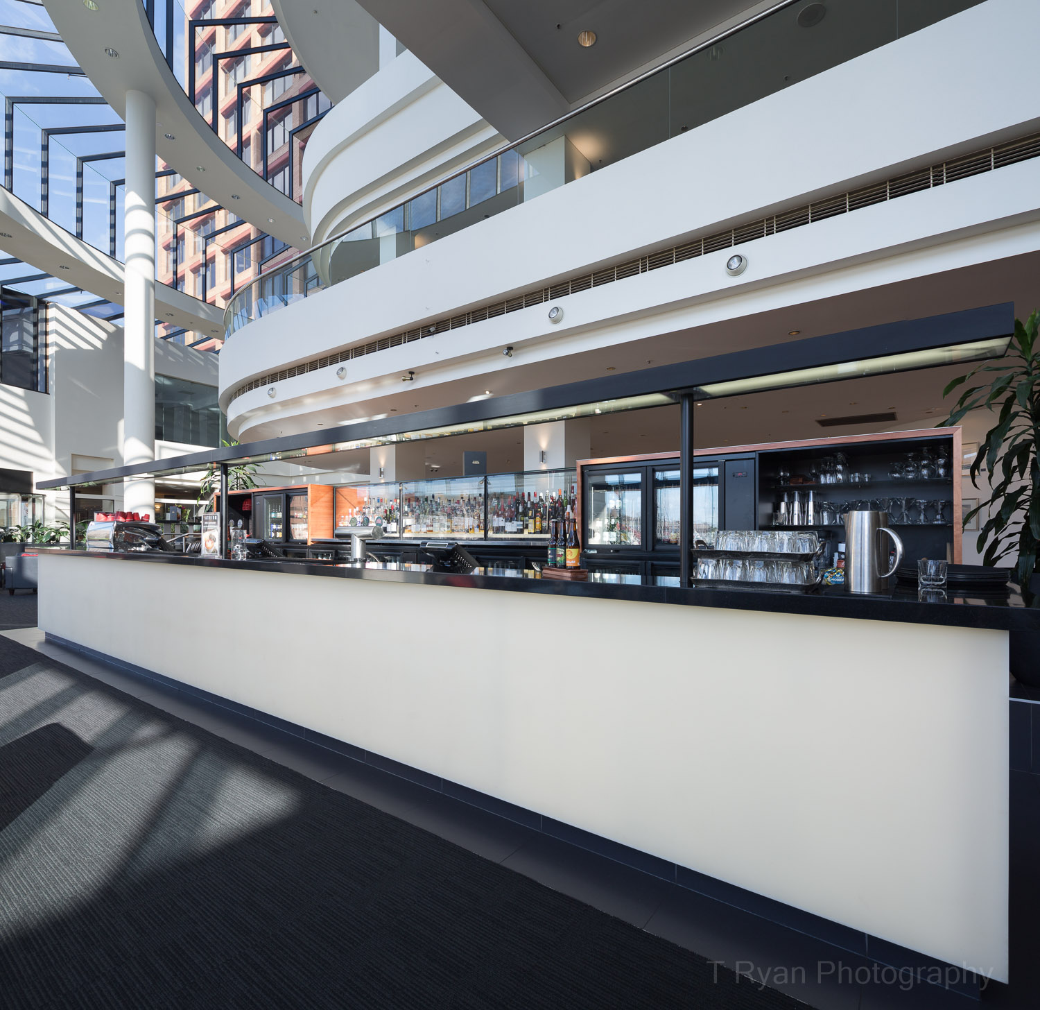 Grand Chancellor Bar, Hobart - Morrison &amp; Breytenbach Architects