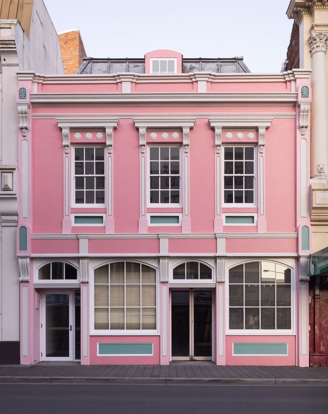 Pretty In Pink // Launceston Landmarks

This photograph (along with 72 other Launceston buildings) is now available in my new art book ''Launceston Landmarks'' and as a limited edition print via the link in the bio above. 
.
.
.
#launceston #launcest