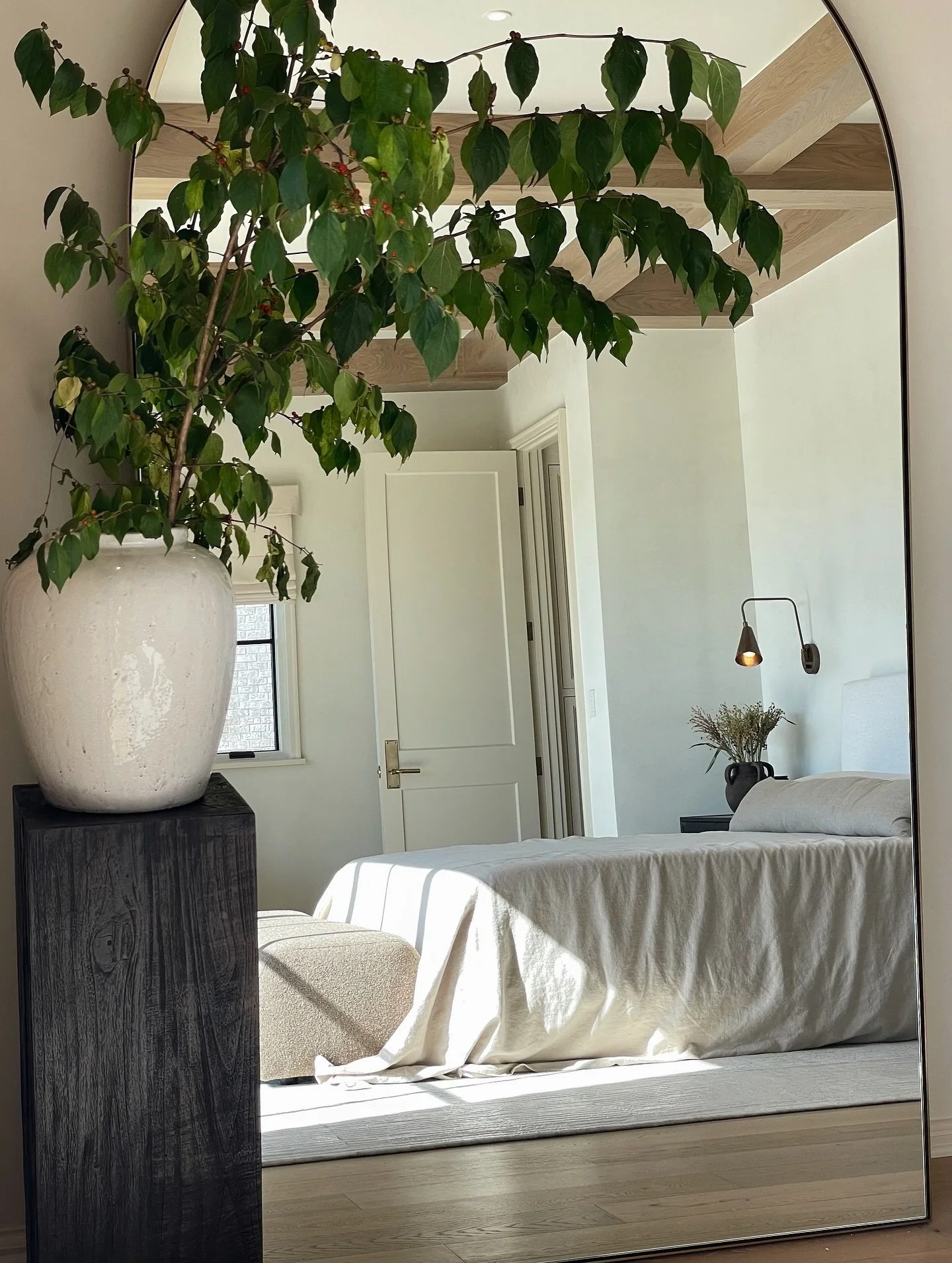 nothing quite like a home design show to make you ponder on your dream home vibe: agrarian style estate or english tudor, anyone? how about a blended style? i just know, i loved rooms and corners from every house and now my camera roll is a pinterest