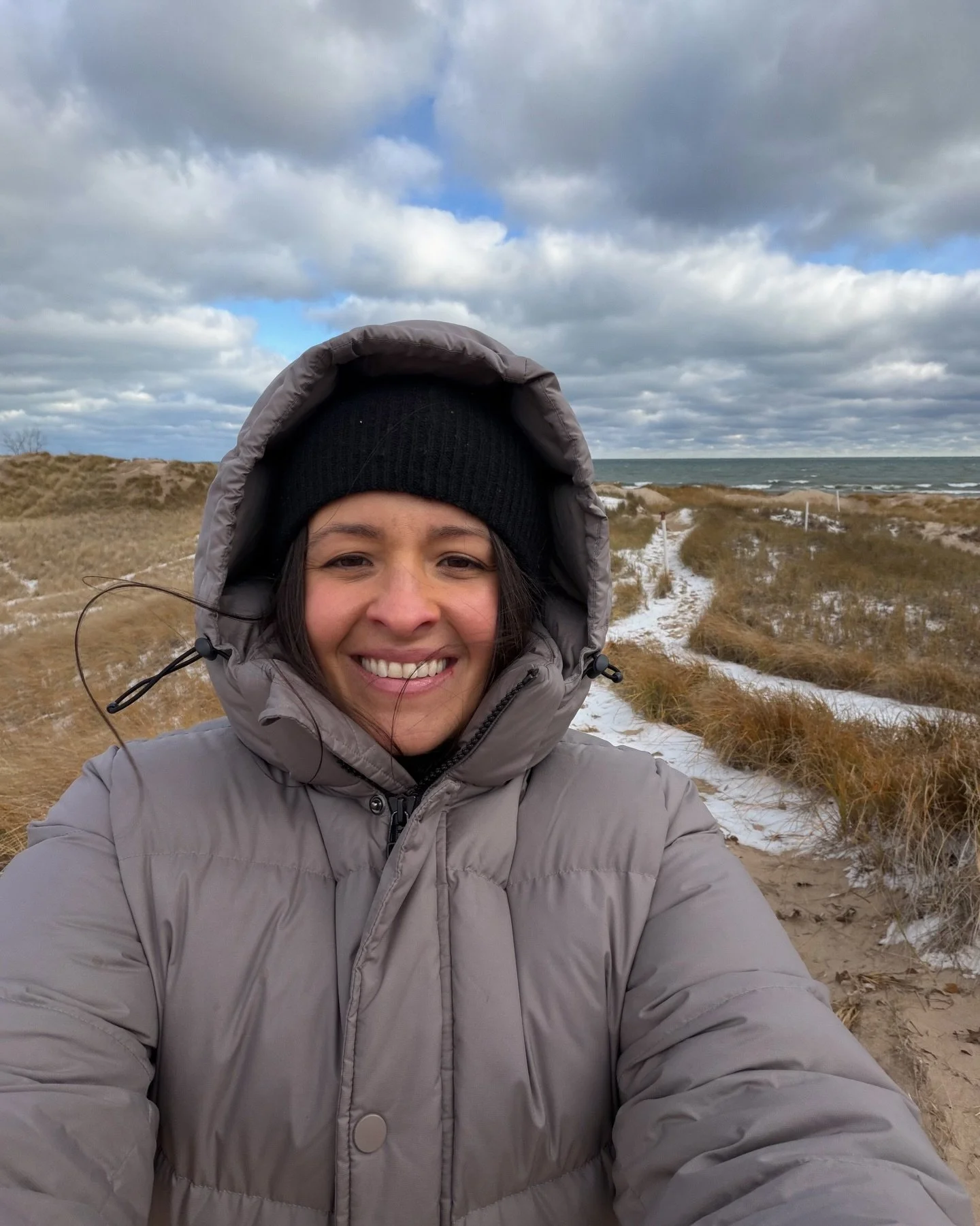 jez taylor was right&hellip; snow on the beach is weird but f*kng beautiful but also very windy, extremely COLD, and accident prone 🫠 (see last slide for reference)