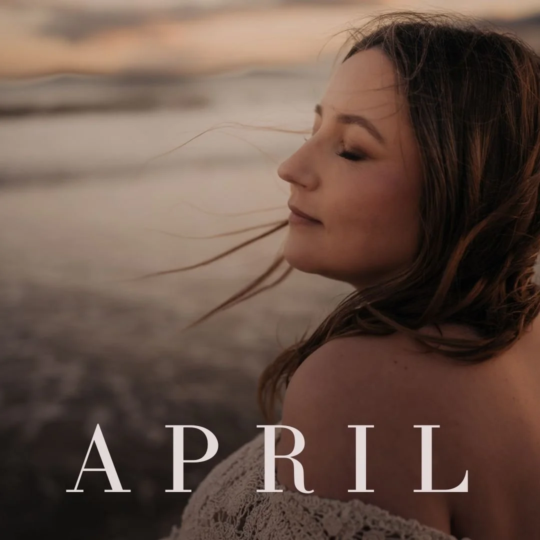 Inhale, exhale, just be.
Very few people start a session feeling 100% comfortable in front of the camera. Its a vulnerable place to be. 
But by the end of the evening, youll just feel like you, thats my super-power❤️

#hobartmaternityphotographer #ho