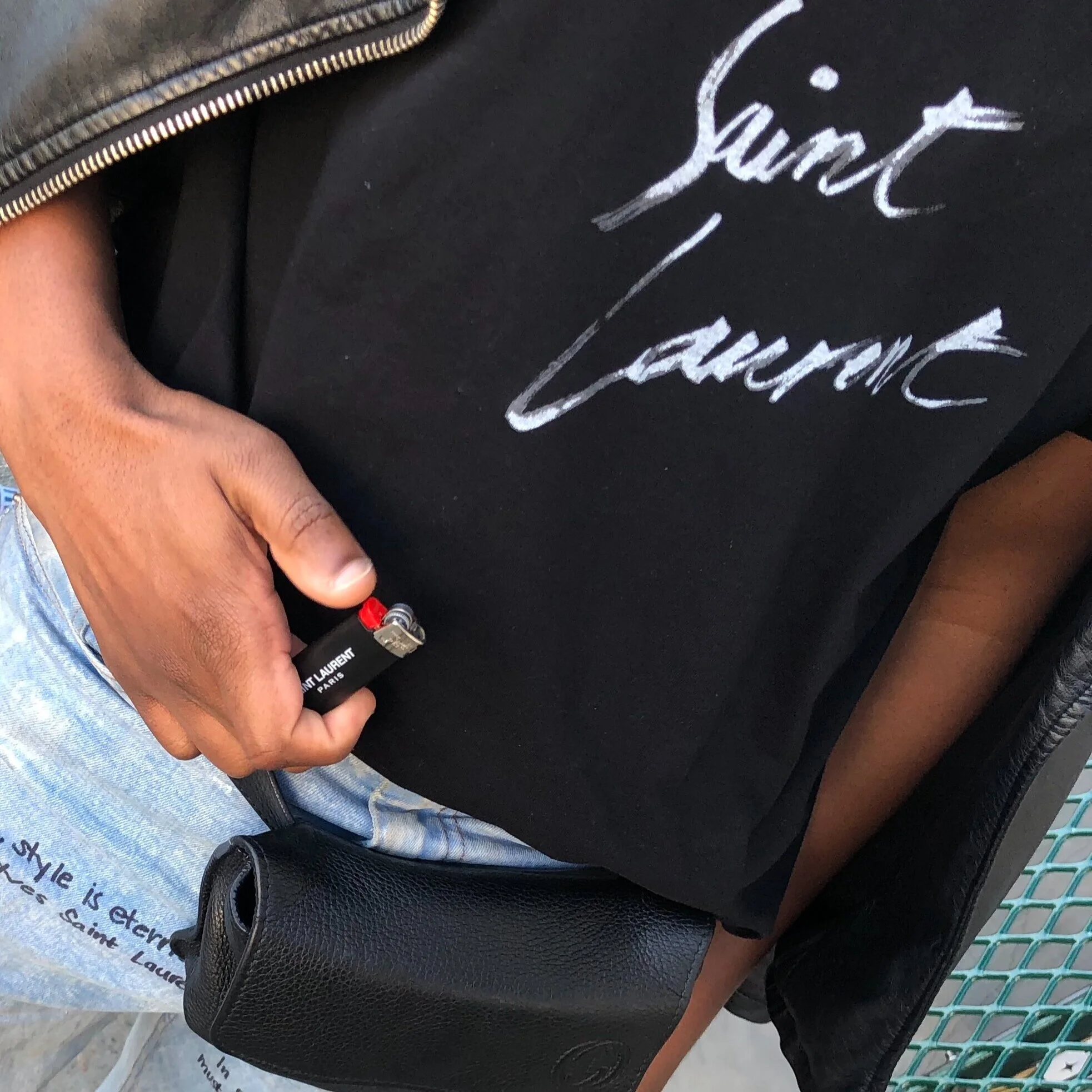 DESIGNER "TEE" QUILA. 