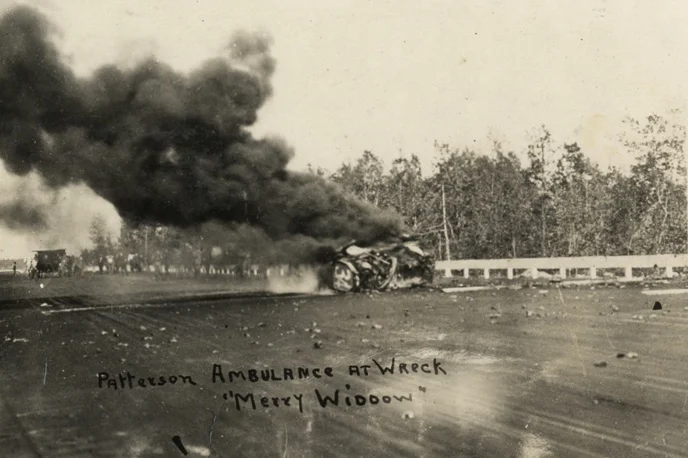 1909+C11+332+Death+of+the+Merry+Widow+with+Ambulance.jpg