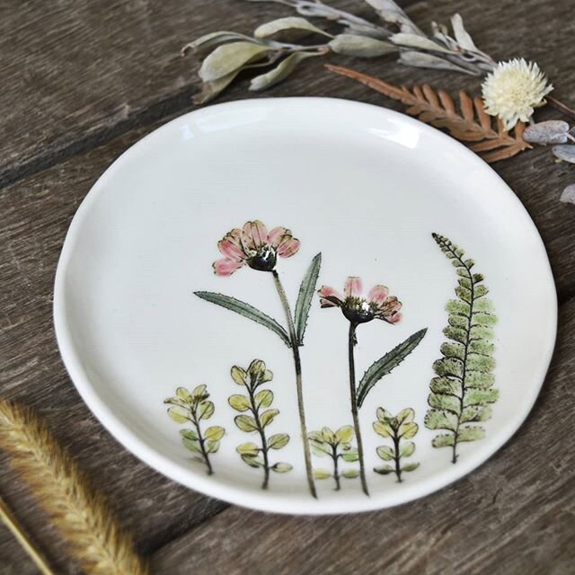 🌸🌿 Garden Plate 🌿🌸
.
Feels like it's been ages since I made these.. I'll be making a new batch this week for those of you that have been waiting patiently! 😄
.
With all of the last two weeks of interruptions, I'm sorry to say I will have to push