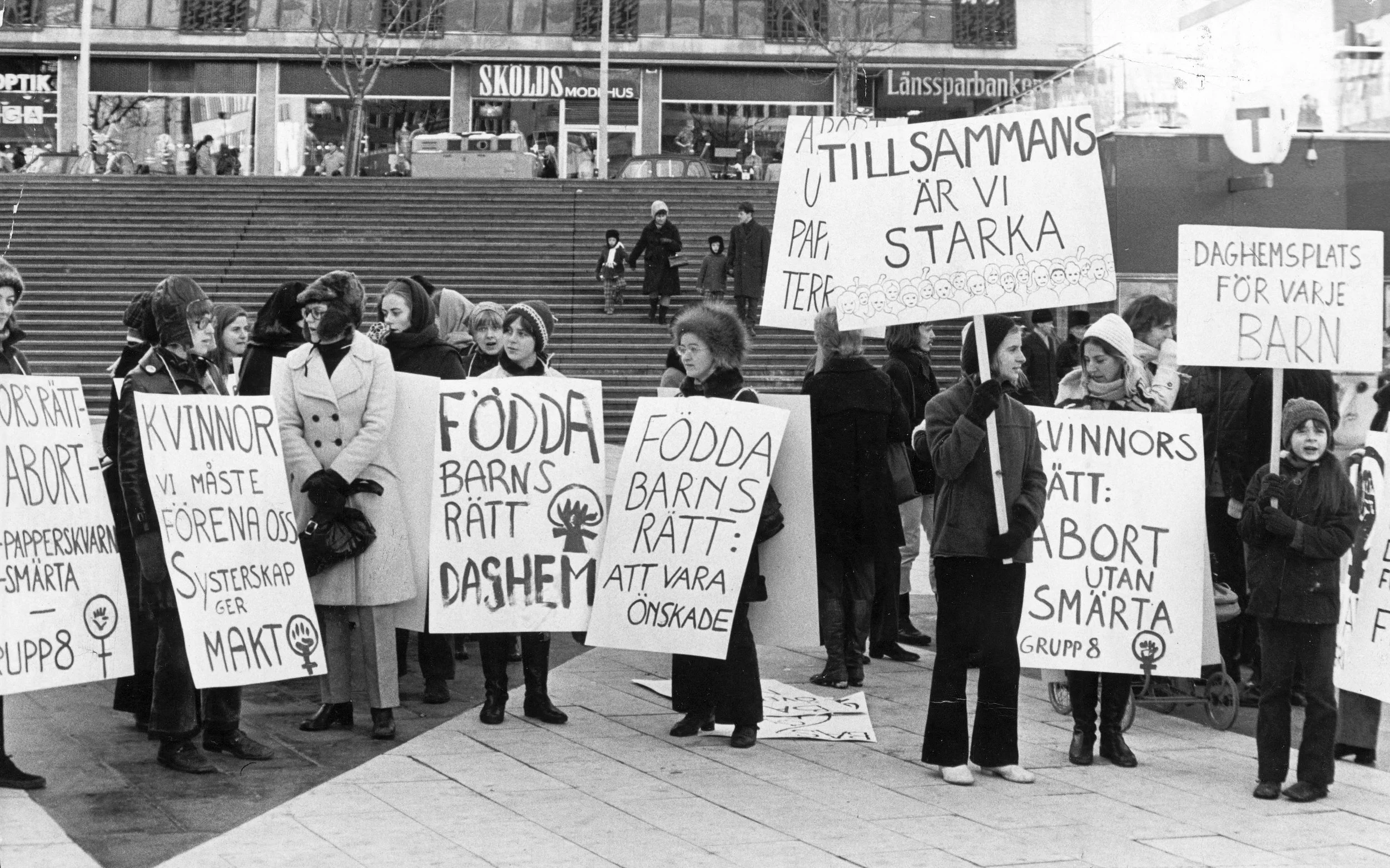 Vägen till fri abort öppnar på Sergels torg