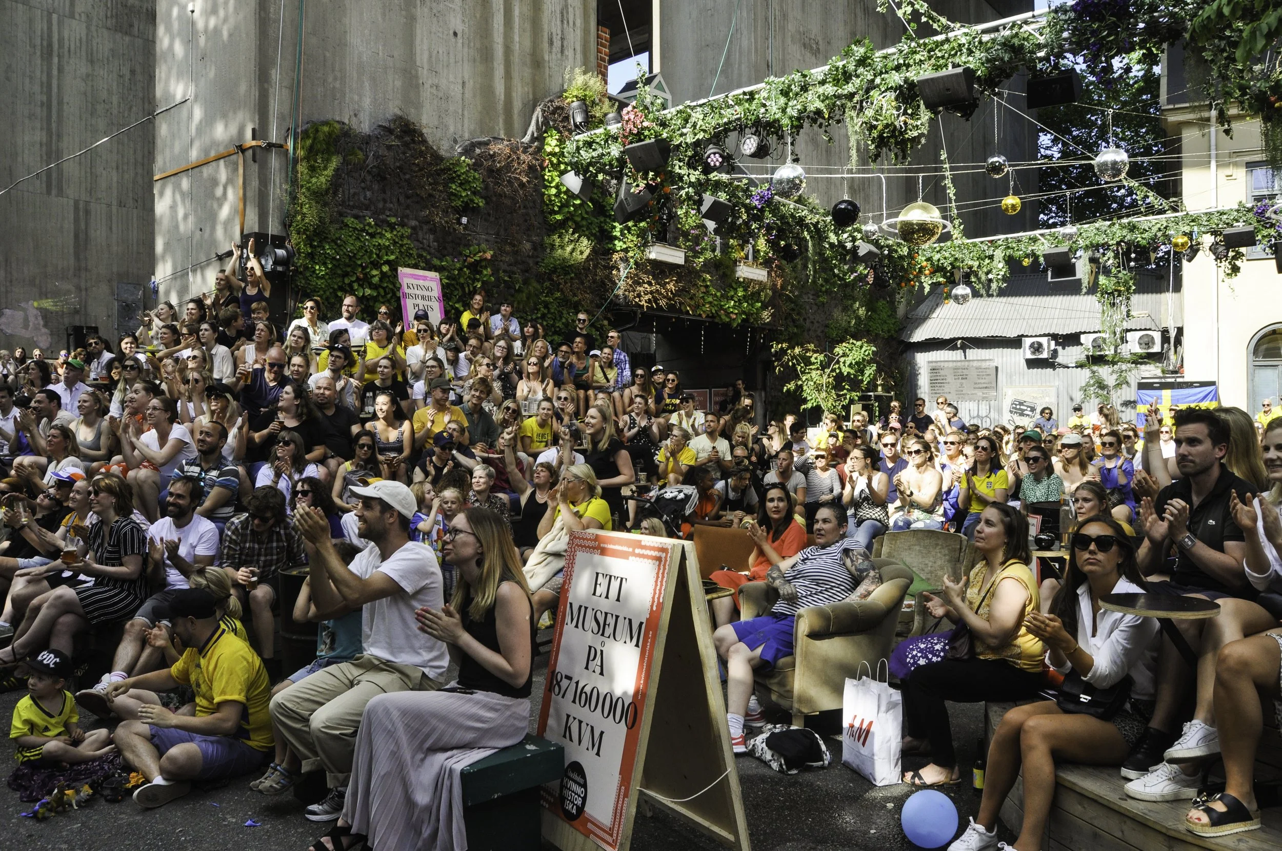 Publiken under fotbollsmatch.