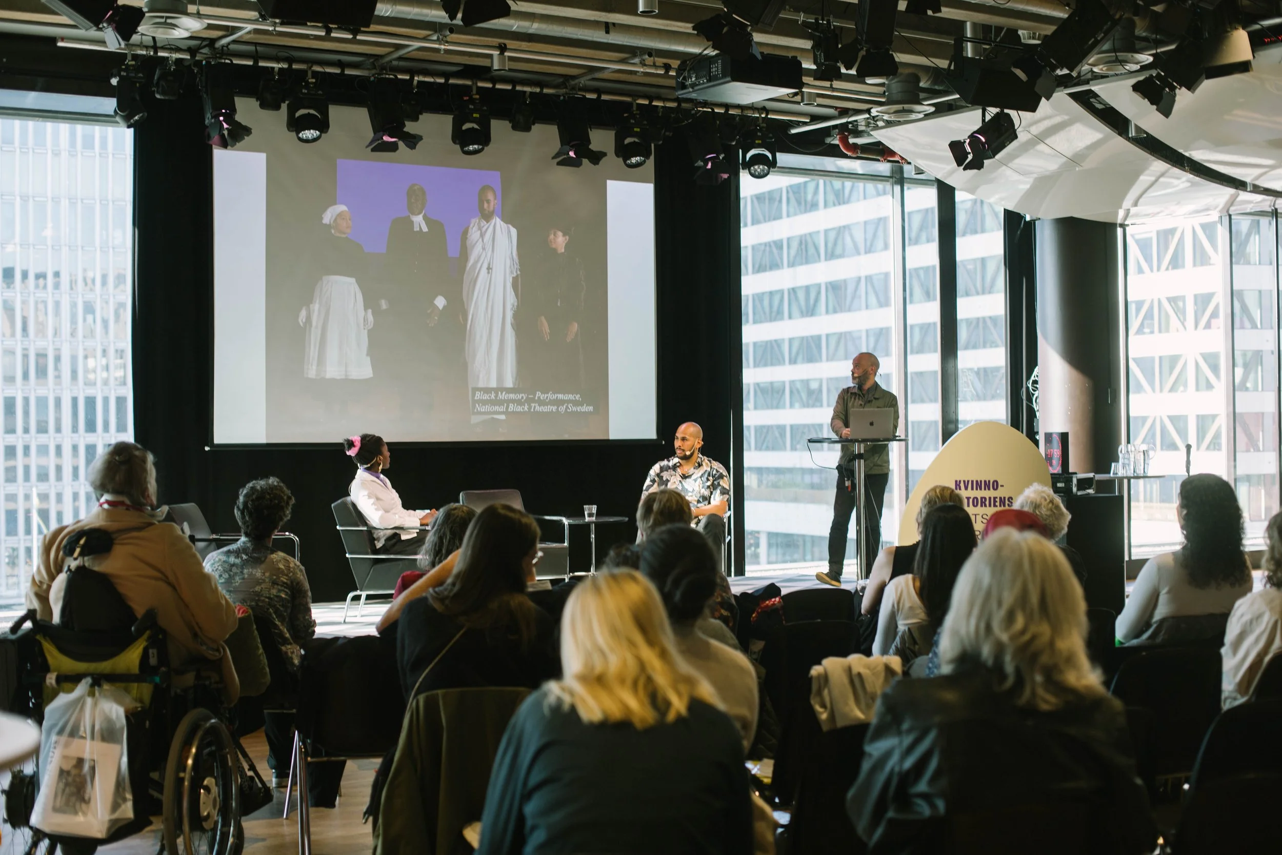 Foto från samtalet.