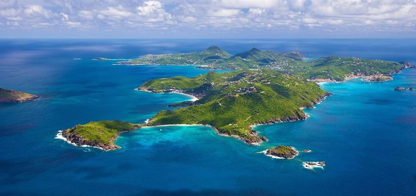 Billionaires flocking to St. Barths in superyachts for the holidays