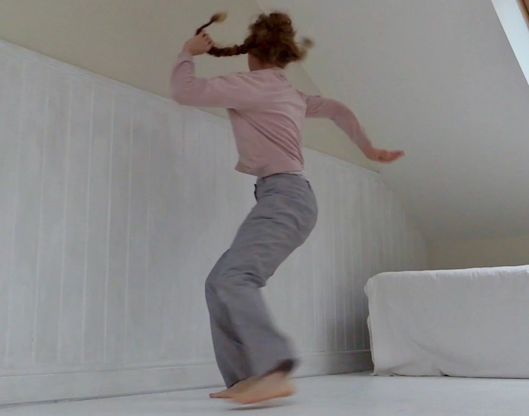 INVISIBLE : a performance by Brenda Waite and projections by Anna Cady