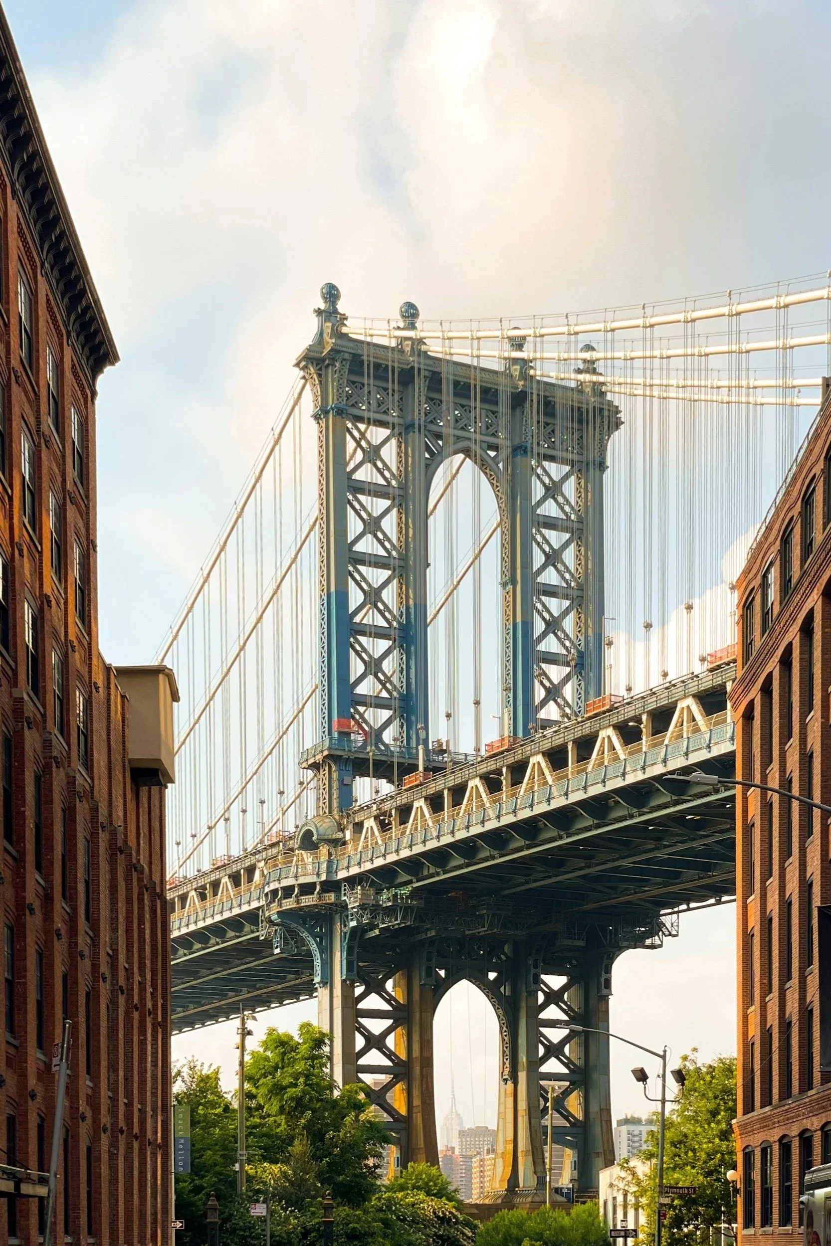 manhattan bridge during the day