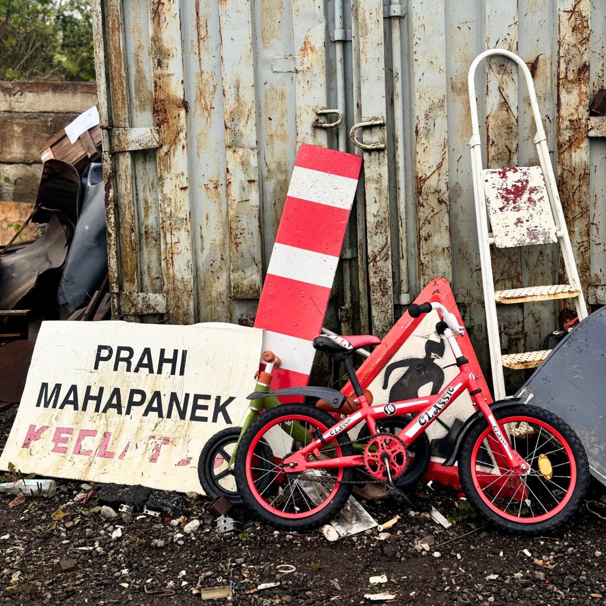 Koristad enne lund? Metall sorteeri eraldi ja too Metallieksporti!

Kui kogud kokku vanad t&ouml;&ouml;riistad, torud, plekid, vihmaveerennid, katkised aiav&otilde;rgud v&otilde;i muu metallist kraami, &auml;ra viska neid segapr&uuml;gi hulka &ndash;