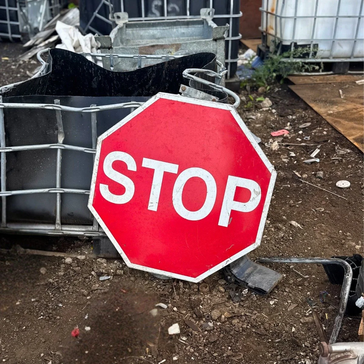 ⛔ STOP! Metall ei kuulu olmepr&uuml;gisse.
Vanametall on v&auml;&auml;rtuslik tooraine, mis v&auml;&auml;rib uut elu. 

Tee selle taask&auml;itlus enda jaoks v&otilde;imalikult mugav:
♻️ V&auml;iksemad kogused too ise meile kokkuostu v&otilde;i laenu