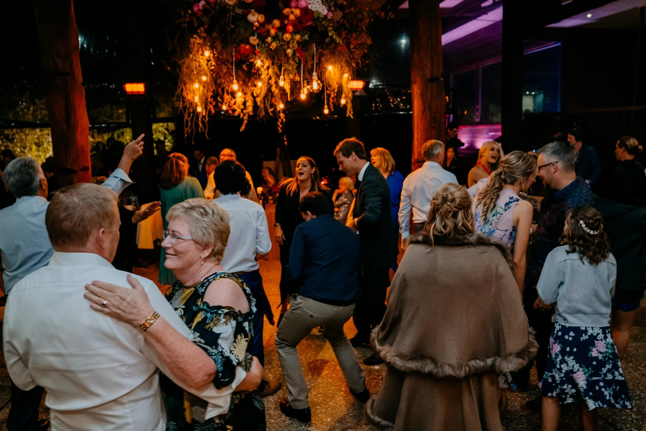 wedding bowl party guest dancing