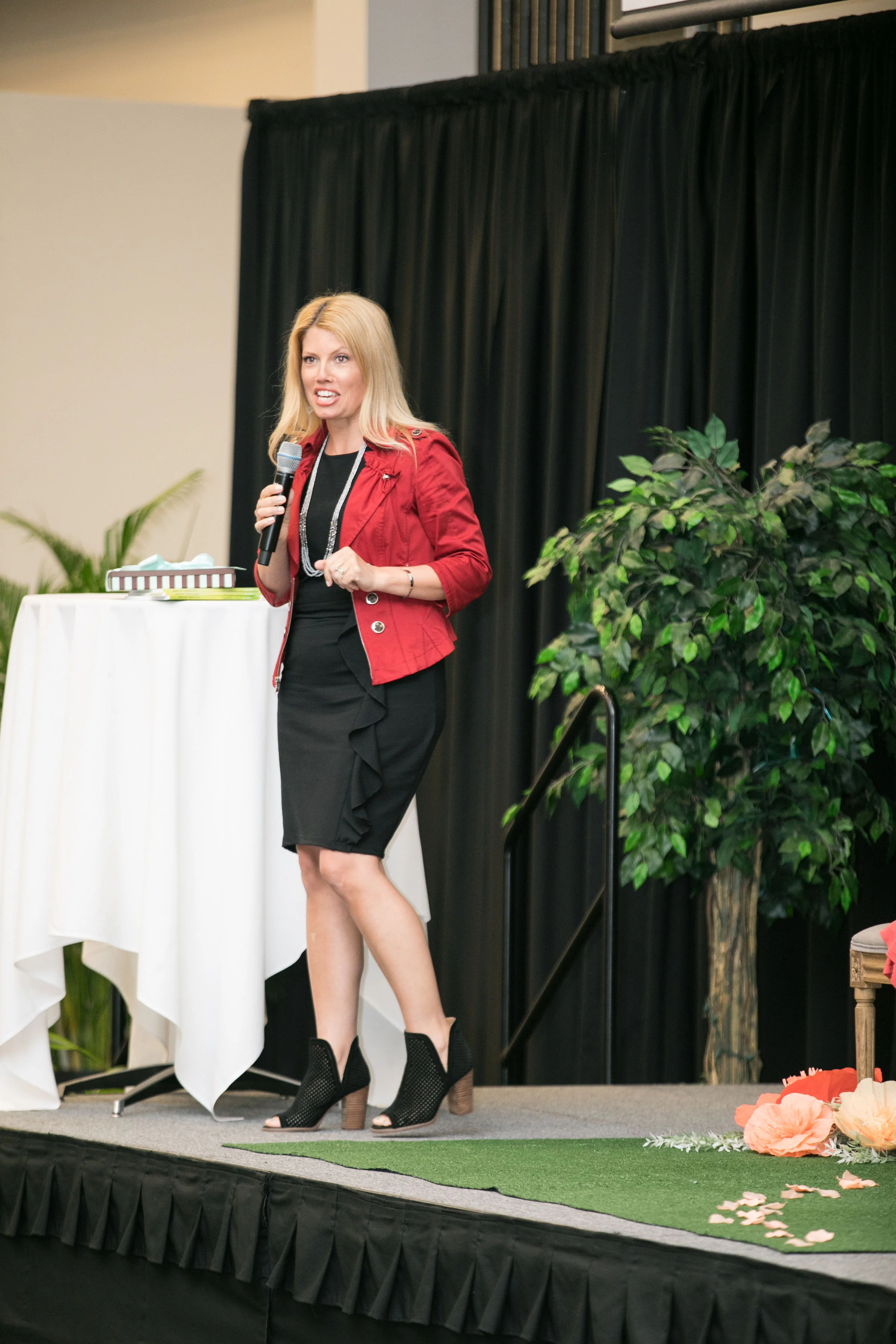 Leila-BlazeYourTrailWomen'sExpo-13.jpg