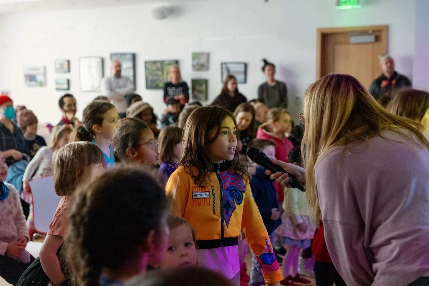 We had an absolute blast singing our hearts out to the music of Kpop Demon Hunters this Saturday with music composer @gregorypolzak and singer @juliereiberbennett 🕺🏻💃🏻🎶 An enormous thank you to these talented local artists for sharing your behin