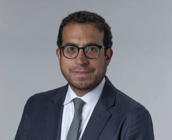 Gilbert Cruz in conversation with  Elisabeth Egan