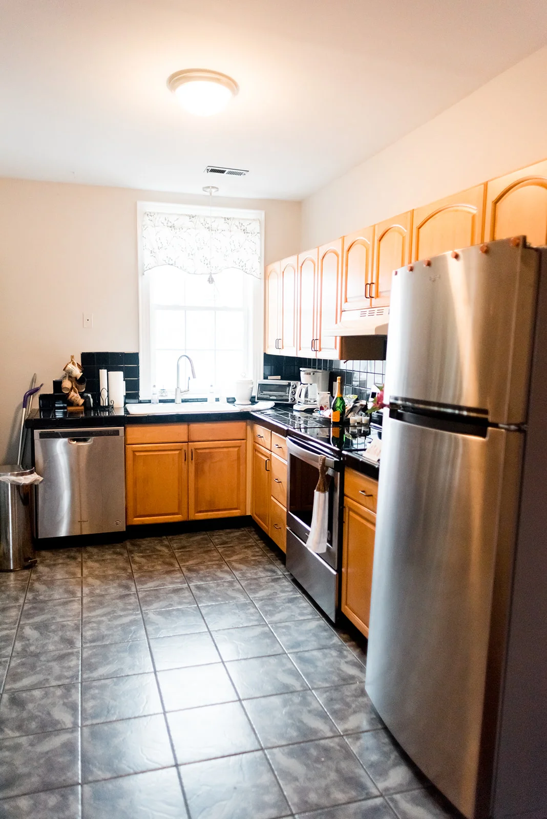 Full kitchen with brand new appliances. Gourmet snacks, waters, coffee, creamer, and all cookware/ plateware/ flatware. You just might find a surprise bottle in the fridge upon arrival.