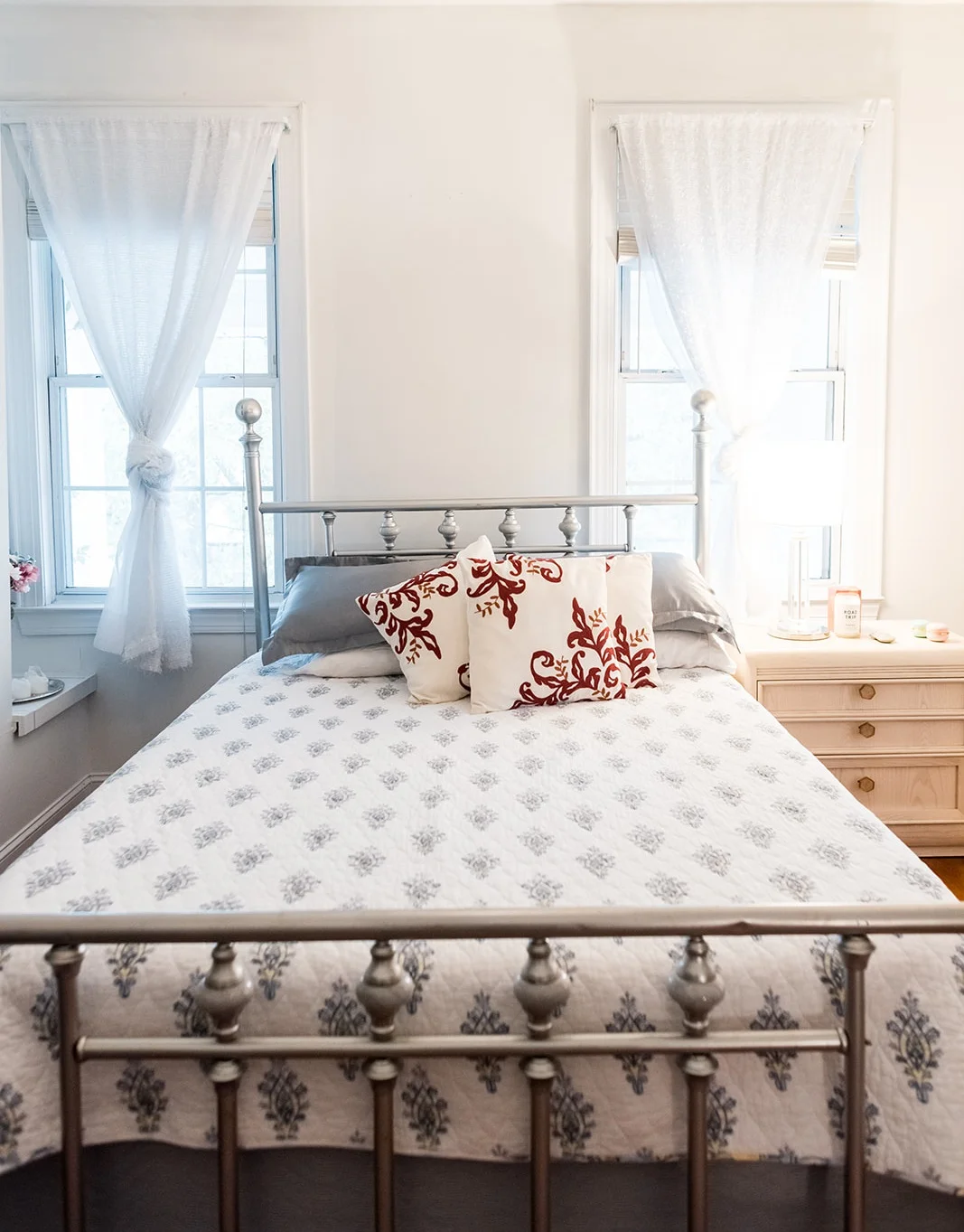 Master bedroom. Queen bed with Bamboo and Activated Charcoal Milily mattress.