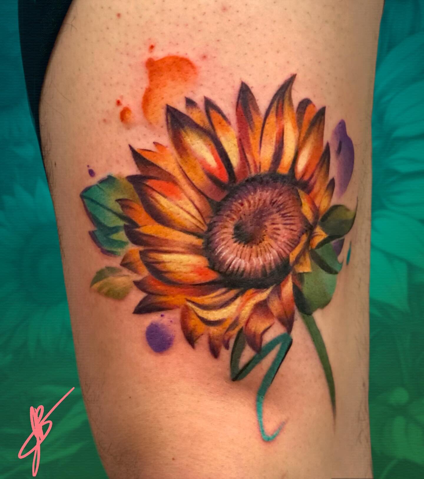 I enjoyed tattooing this sunflower and am happy with the way it turned out. The support bright orange bits here and there are my favorite.  #flower #flowertattoo #nature #tattooer #tattooshop #tattooartist #tattoosnearme #sunflower