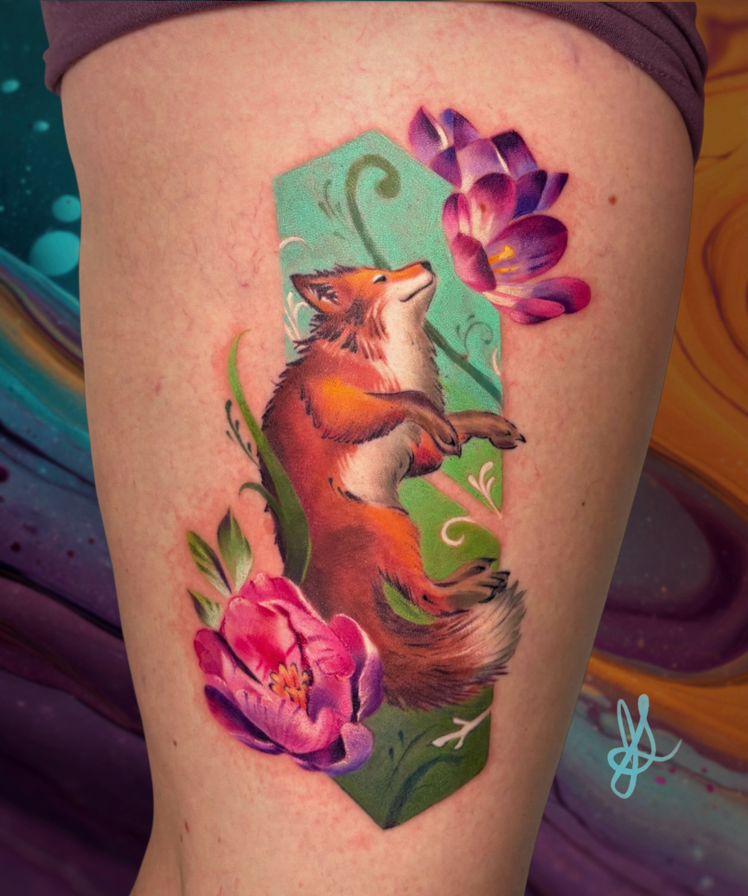 This fox could be happily rolling around in the grass, taking a nap, or daydreaming. I can&rsquo;t think of better ways to spend the day. I have a few days left in June, so please feel free to contact me on my website to book a consultation. Link is 
