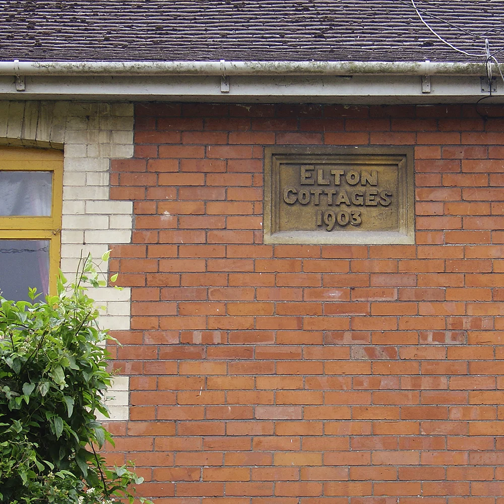 Elton1266.jpg