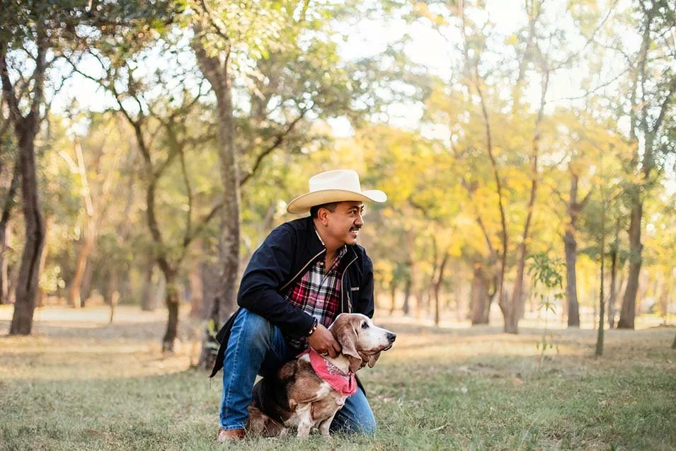 alemoranfoto-fotos-de-mascotas-senior-fotos-de-despedida-para-mascotas-guadalajara-jalisco-perritos-viejitos16.jpg