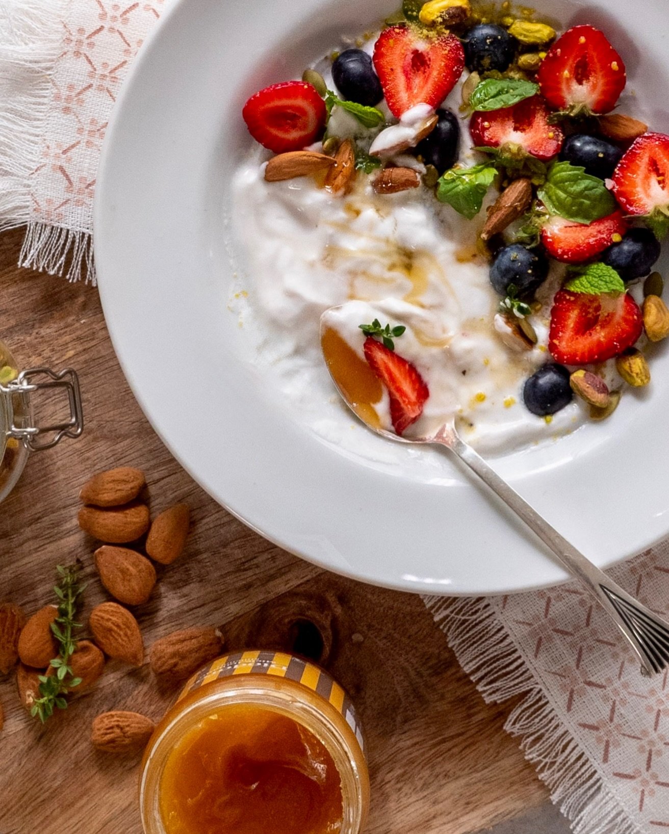 Diodoros Honey 🍯 🐝 and Almonds 🌸 from the Valley of the Temples from Agrigento, Sicily have just arrived from their latest 2025 Harvest. Such a special treat. 

#ASicilianExperience 
#Sicilian #Almonds #Honey