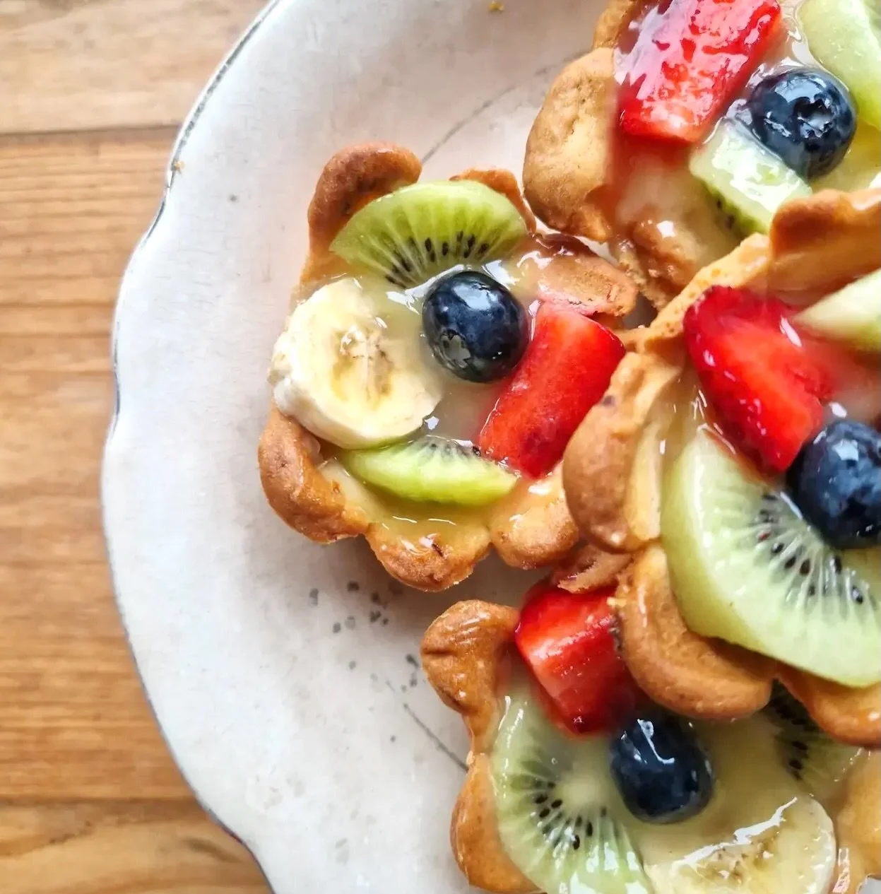 To all of our lemon enthusiasts and Sicily lovers ! 
🍋💛 
@pozzillo_lemon_house_andfarm and @walkingeolie.filicudi &lsquo;s brilliant creations with Lemon Glaze and Crema are a must-see - available as a duo or larger gift set! 

#ASicilianExperience