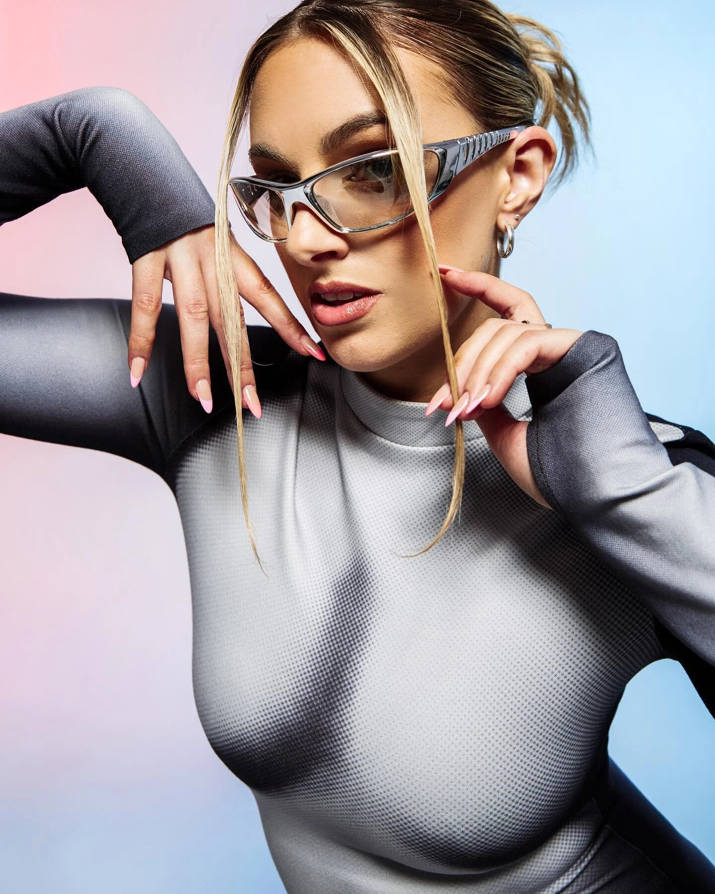 Shoot for @annabelstopit 

Team: 

Photographer: 🙋🏻&zwj;♀️
Creative Co Director: @_krisdeclan 
MUA: @muahlondon 
Styling: @wanesabejman