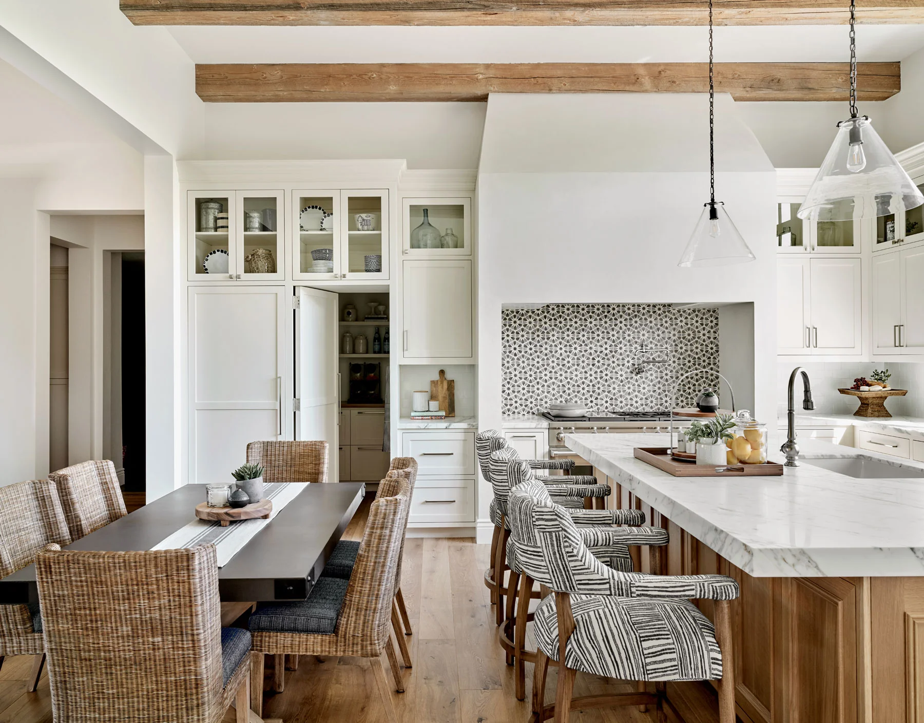 Eisenberg_7_2018_Pantry_Kitchen_Monroe_Thorne.jpg