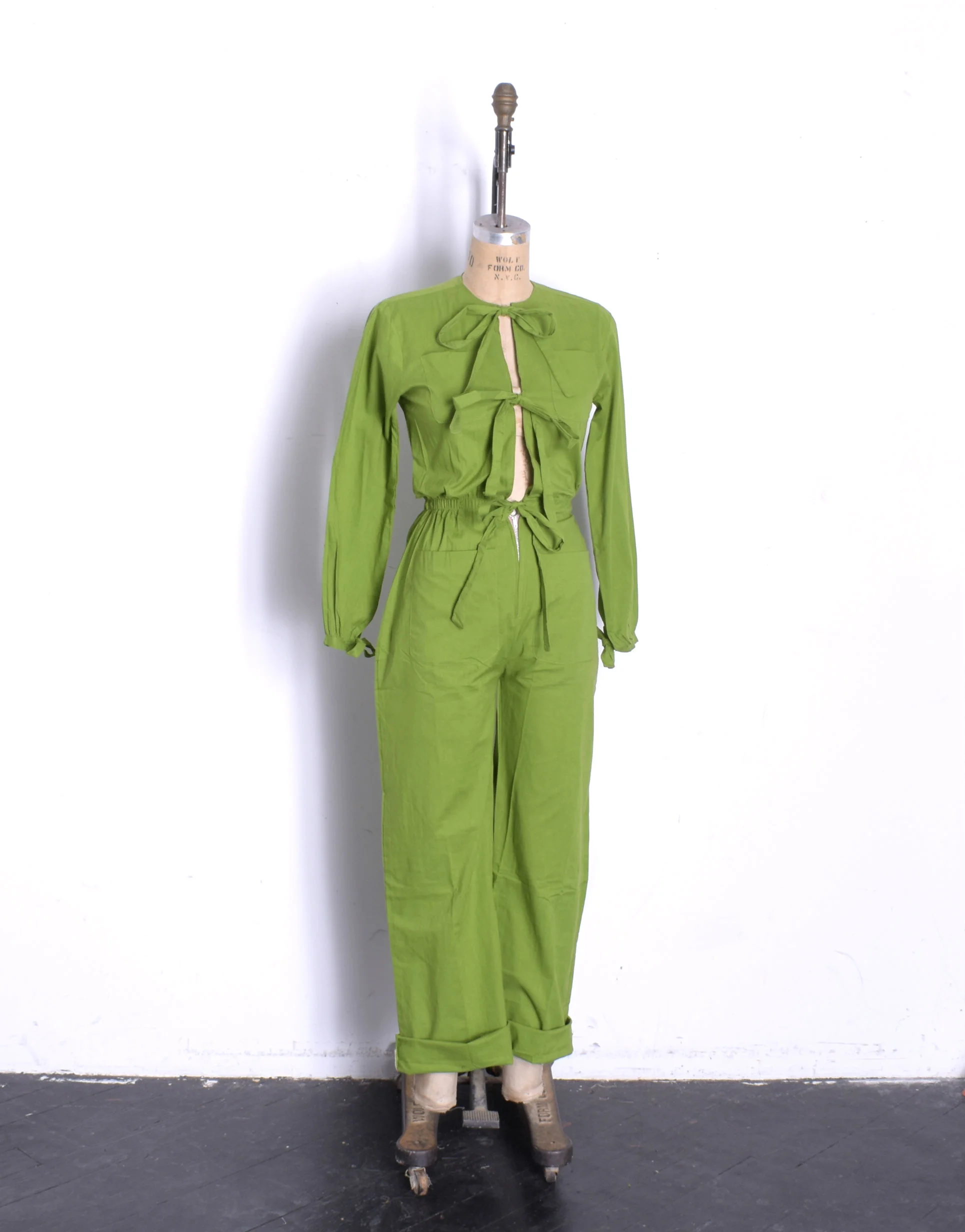 1970s deadstock jumpsuit-avocado2.jpg