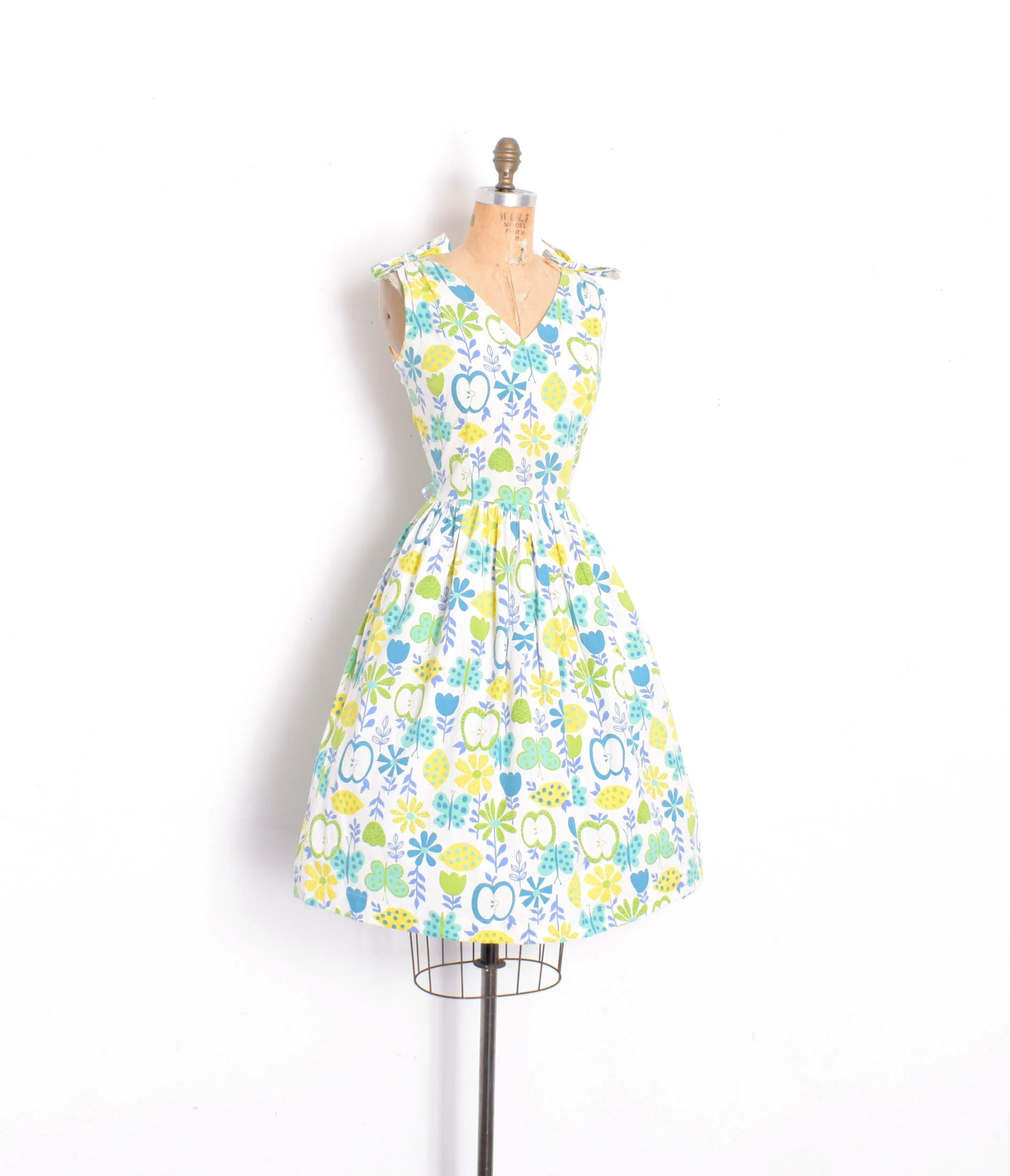 1950s novelty print dress1.jpg