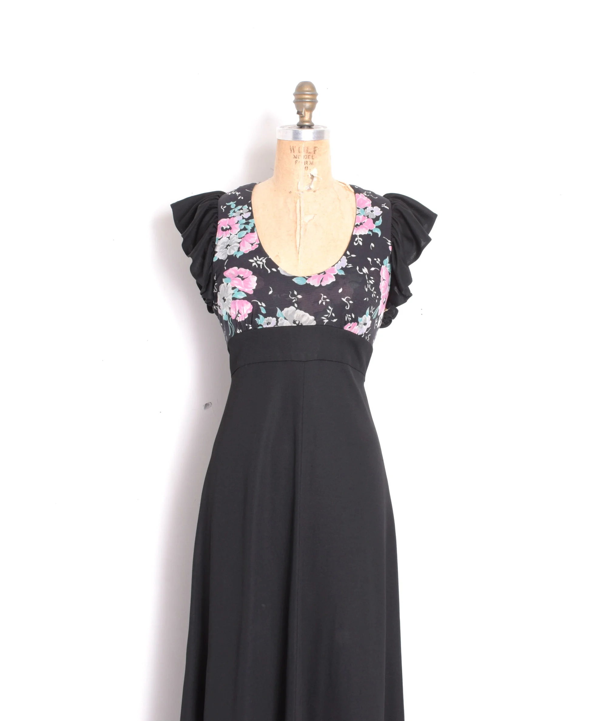 1970s backless dress3.jpg