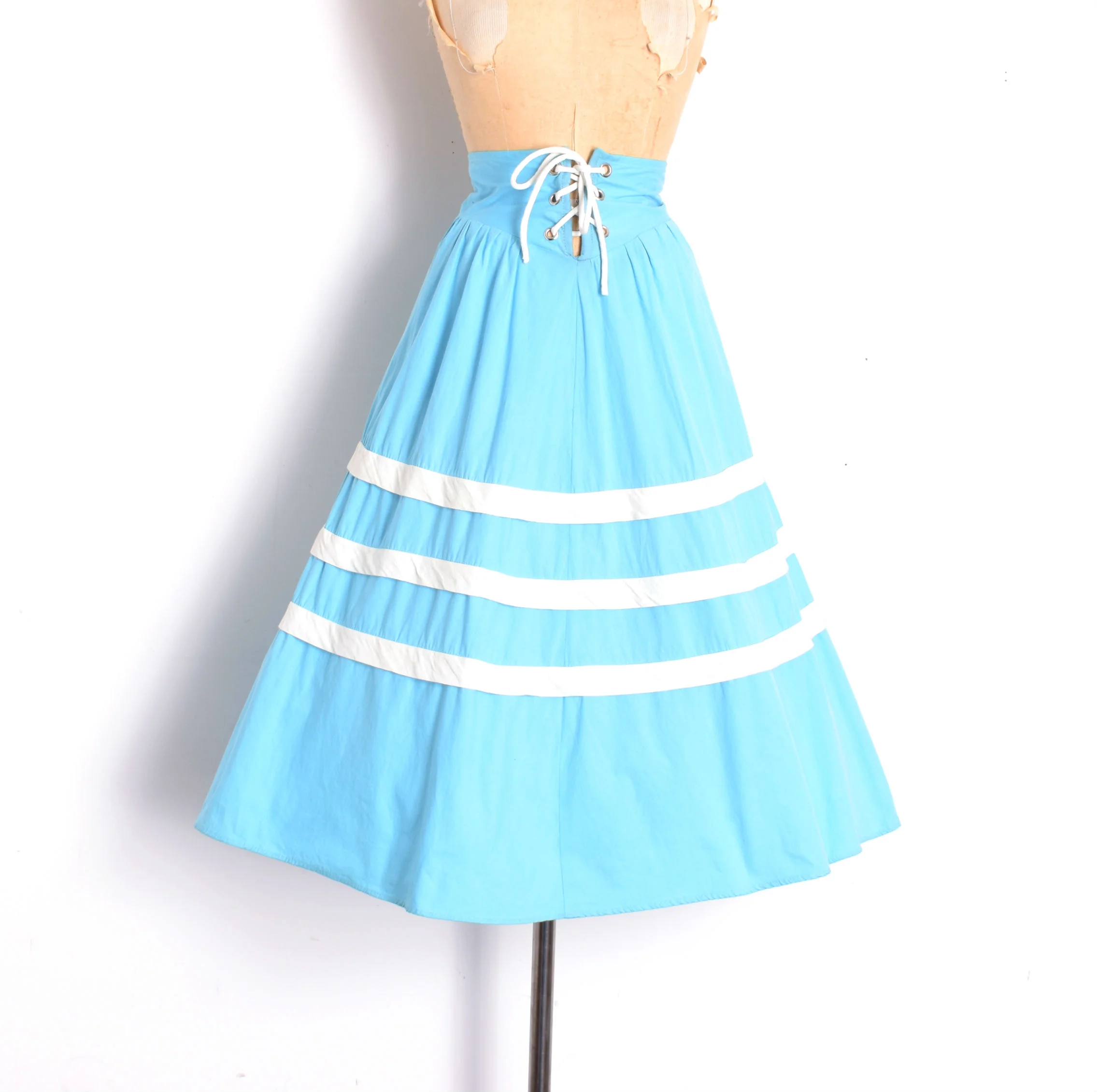 lace up skirt3r.jpg