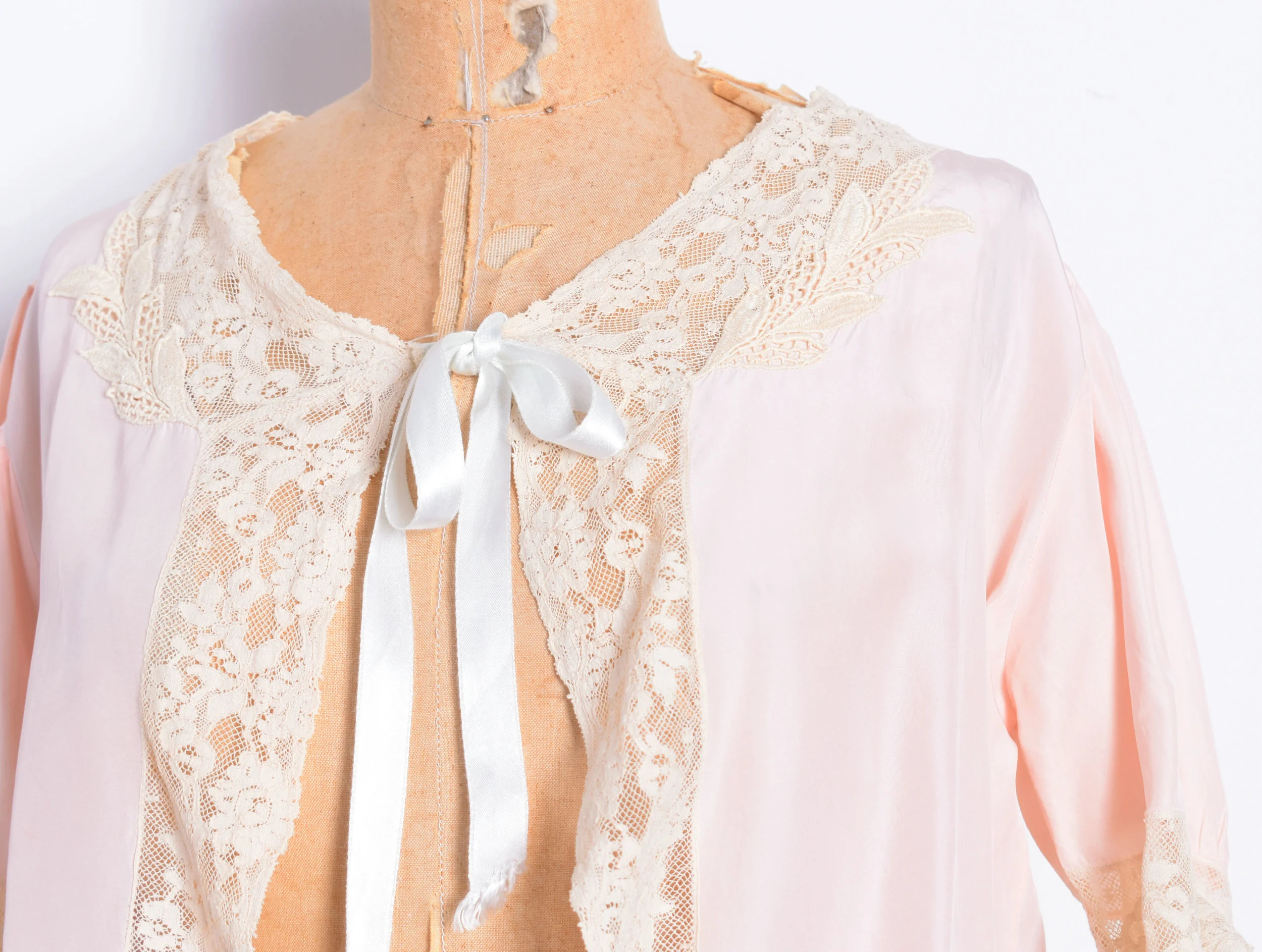 1940s bed jacket2.jpg