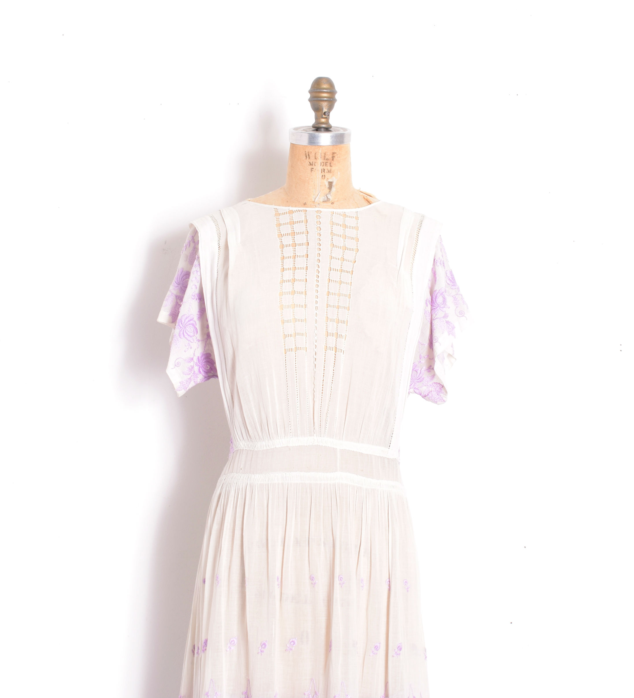 1920s embroidered dress5.jpg