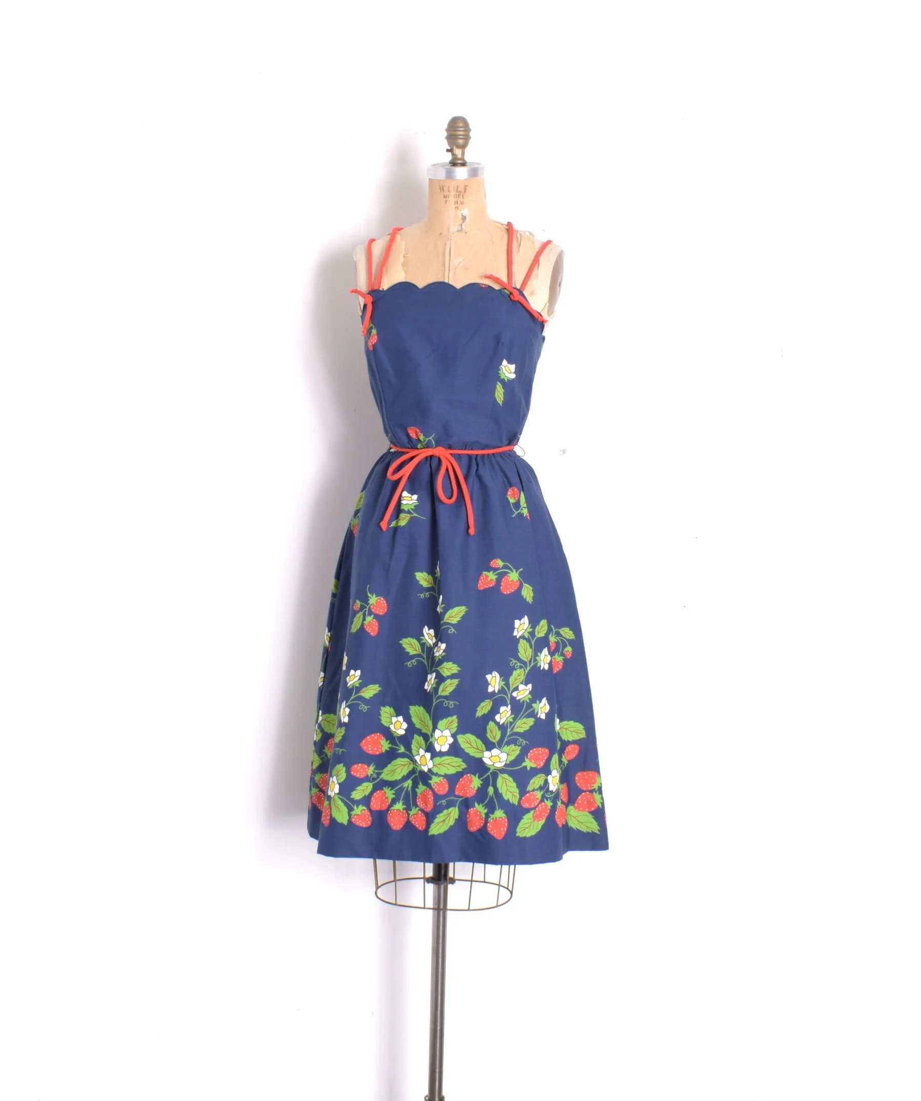 1970s strawberry sundress2.jpg
