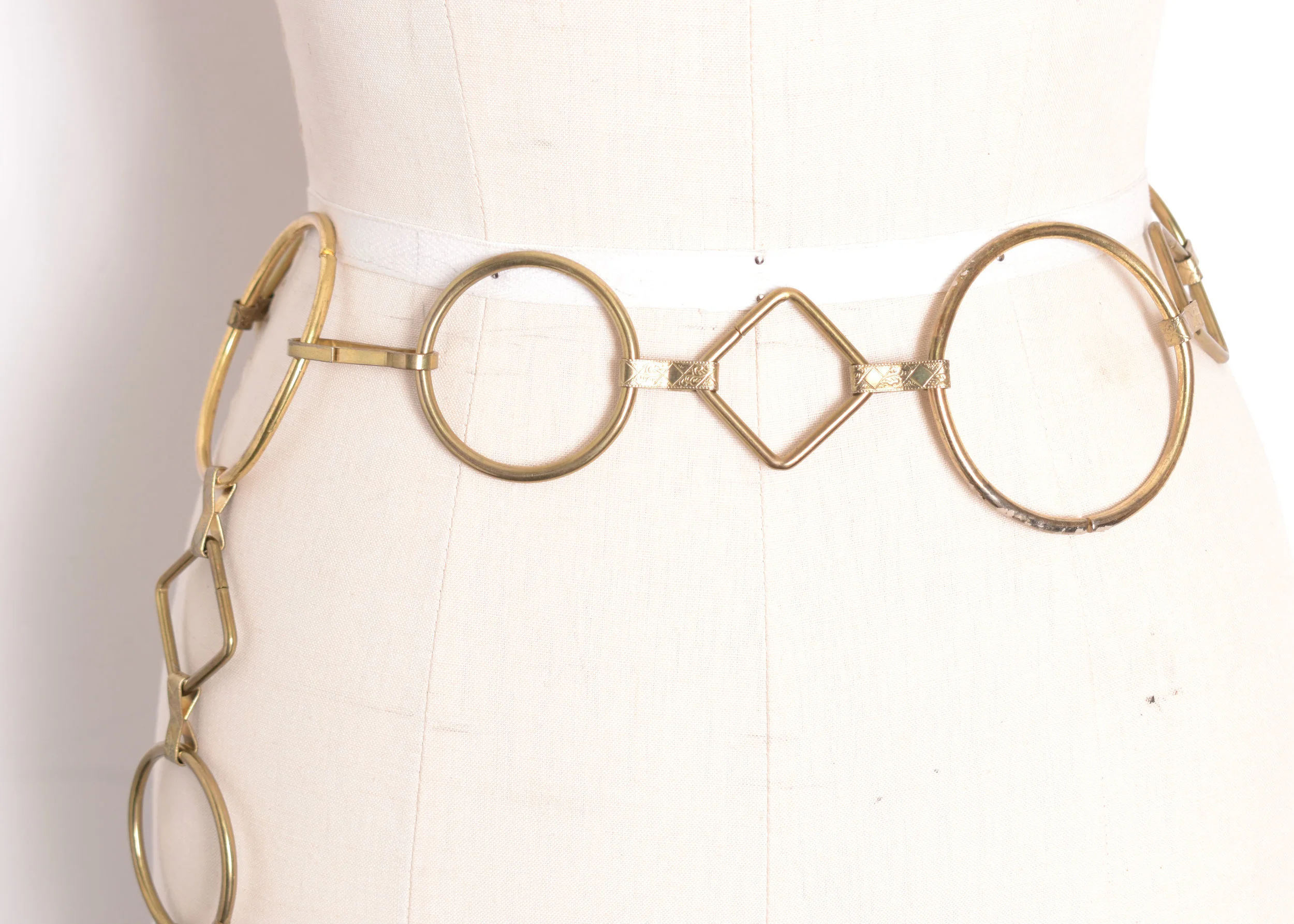 Vintage Italian Gold-Tone Chain Belt Geometric Links 1970s Cartier was known for bold and substantial gold chain  main image 4
