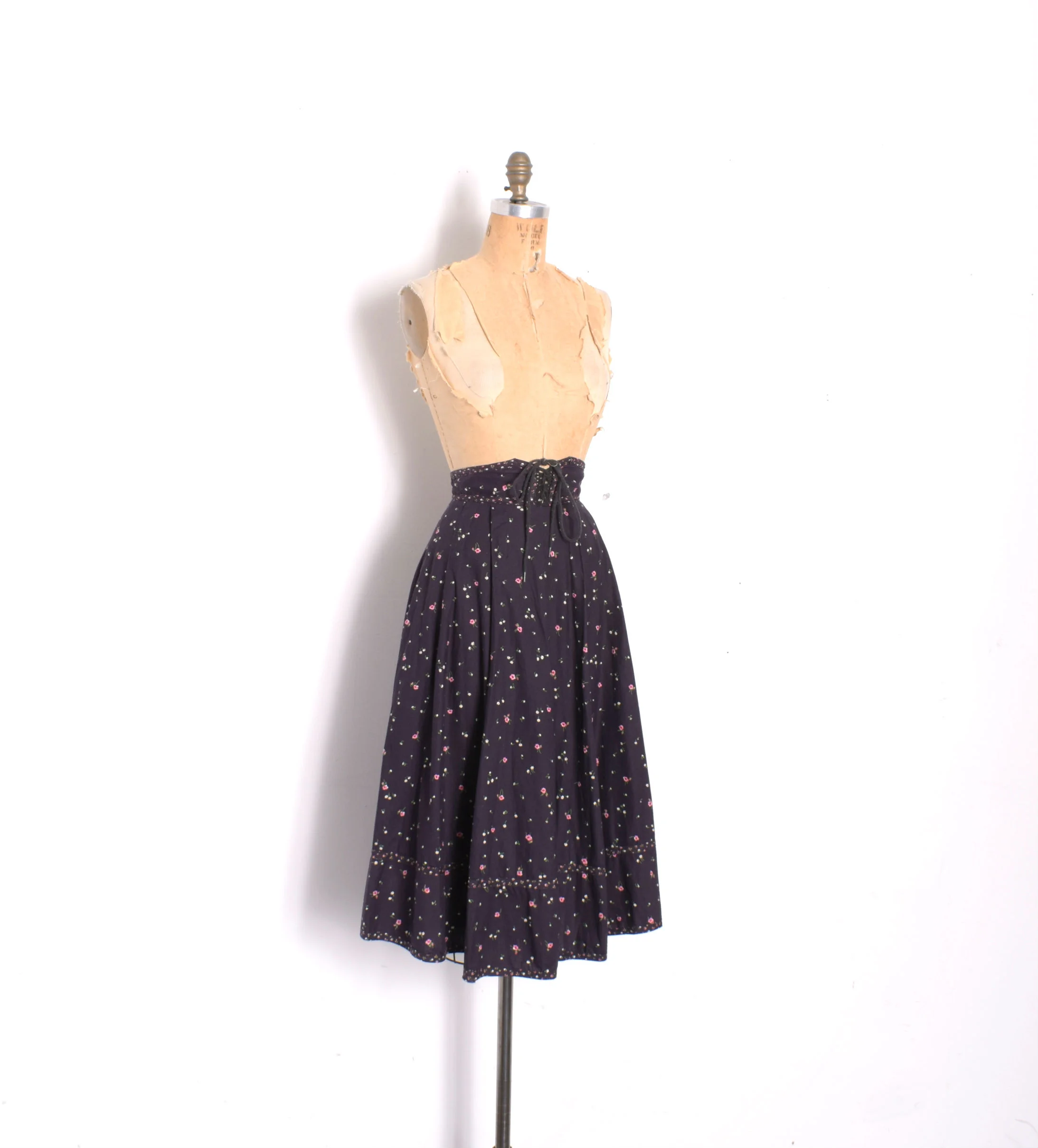 1970s lace up skirt1.jpg