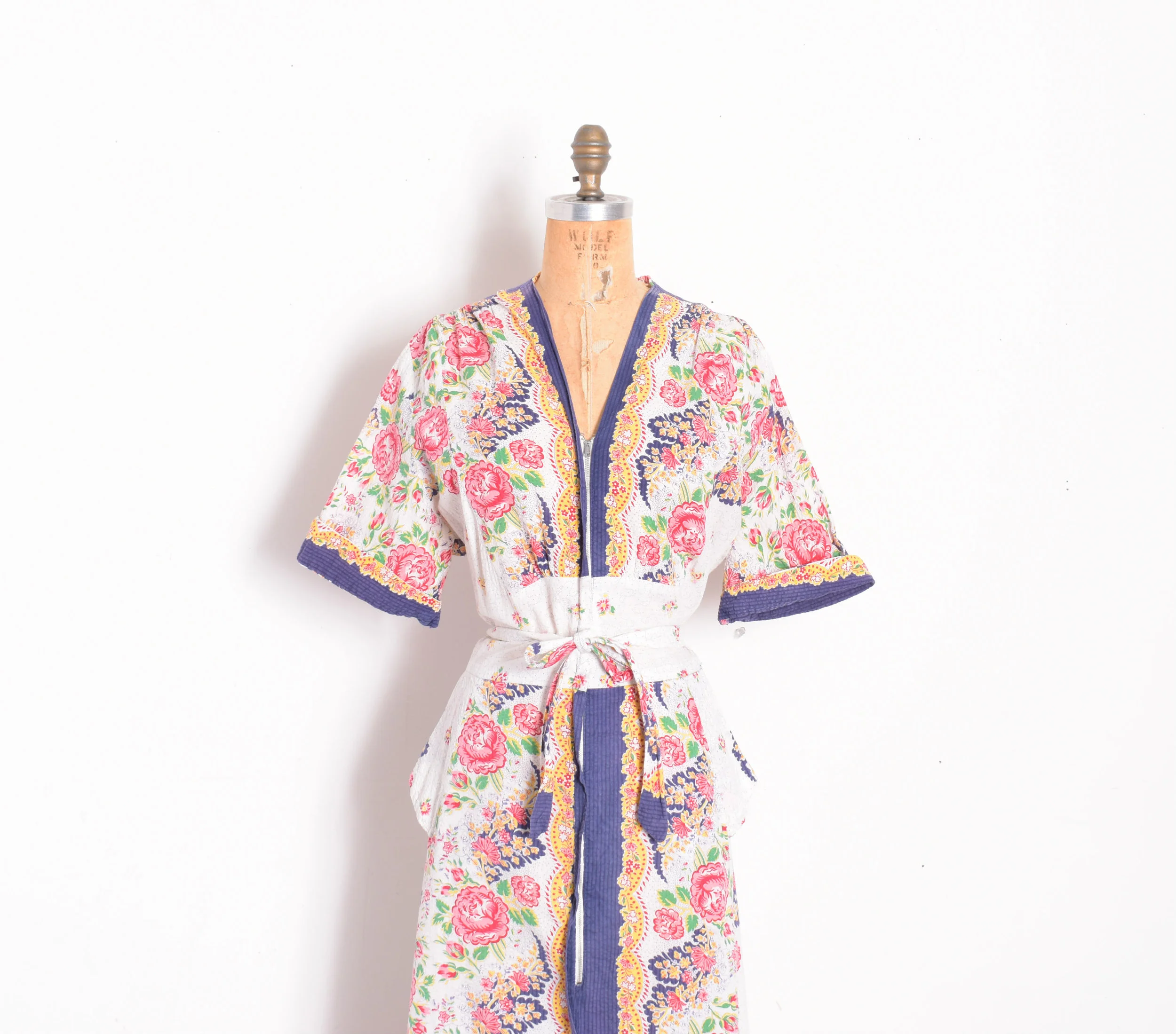 1940s dressing gown4.jpg