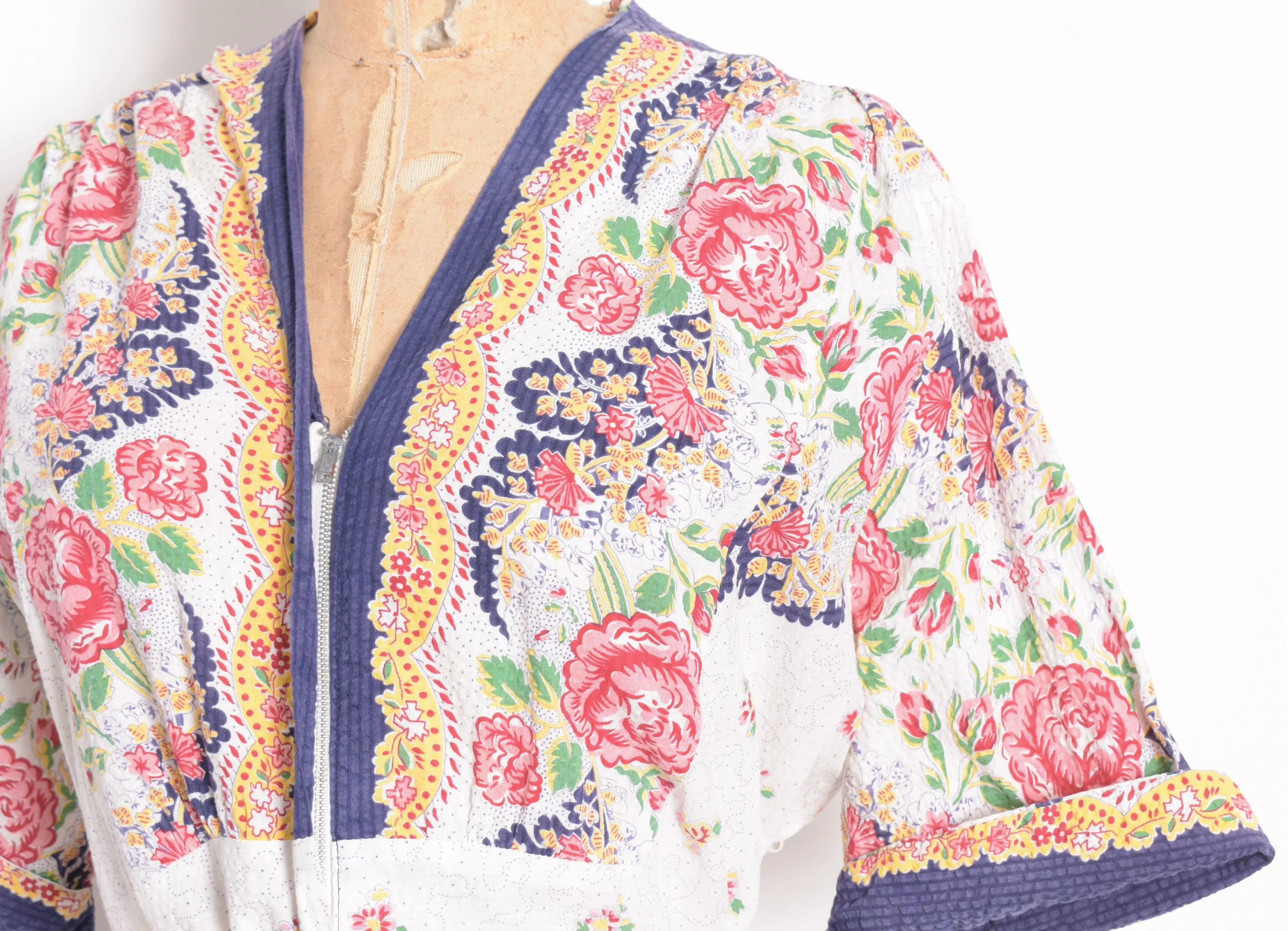 1940s dressing gown2.jpg