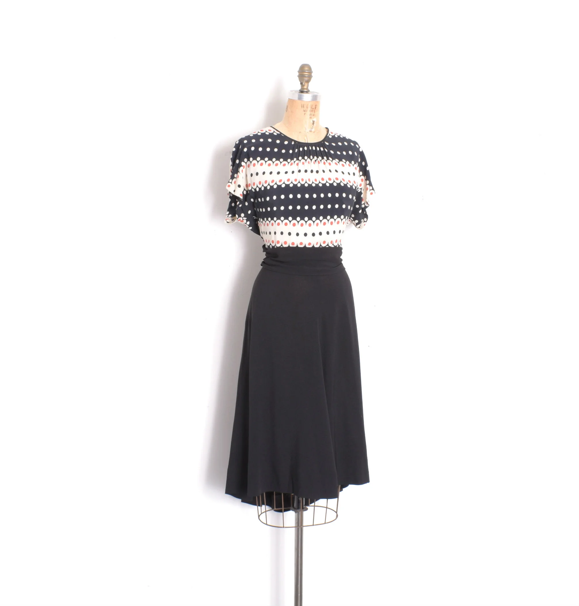 1940s polka dot dress3.jpg