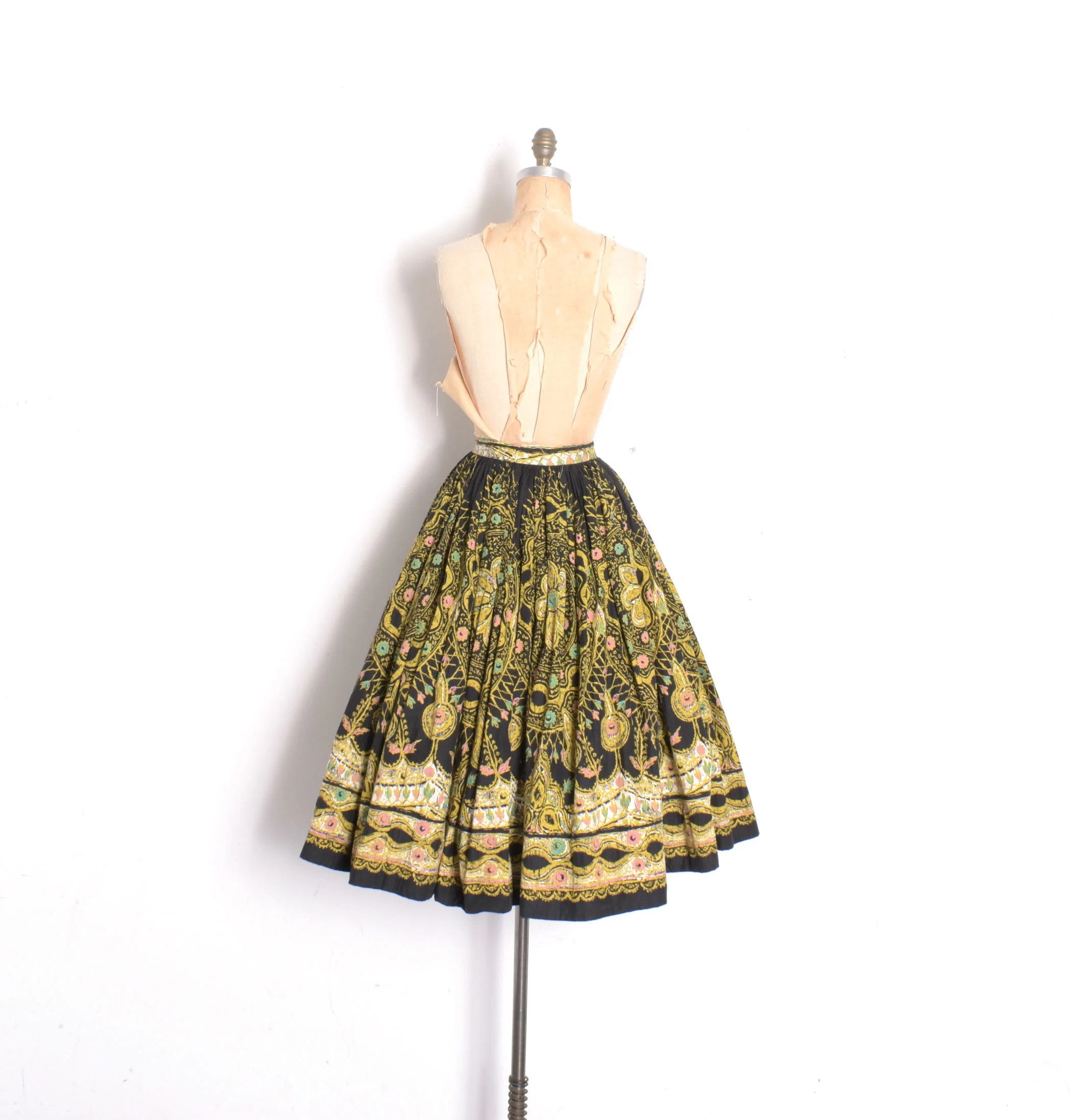 1950s koret skirt.jpg