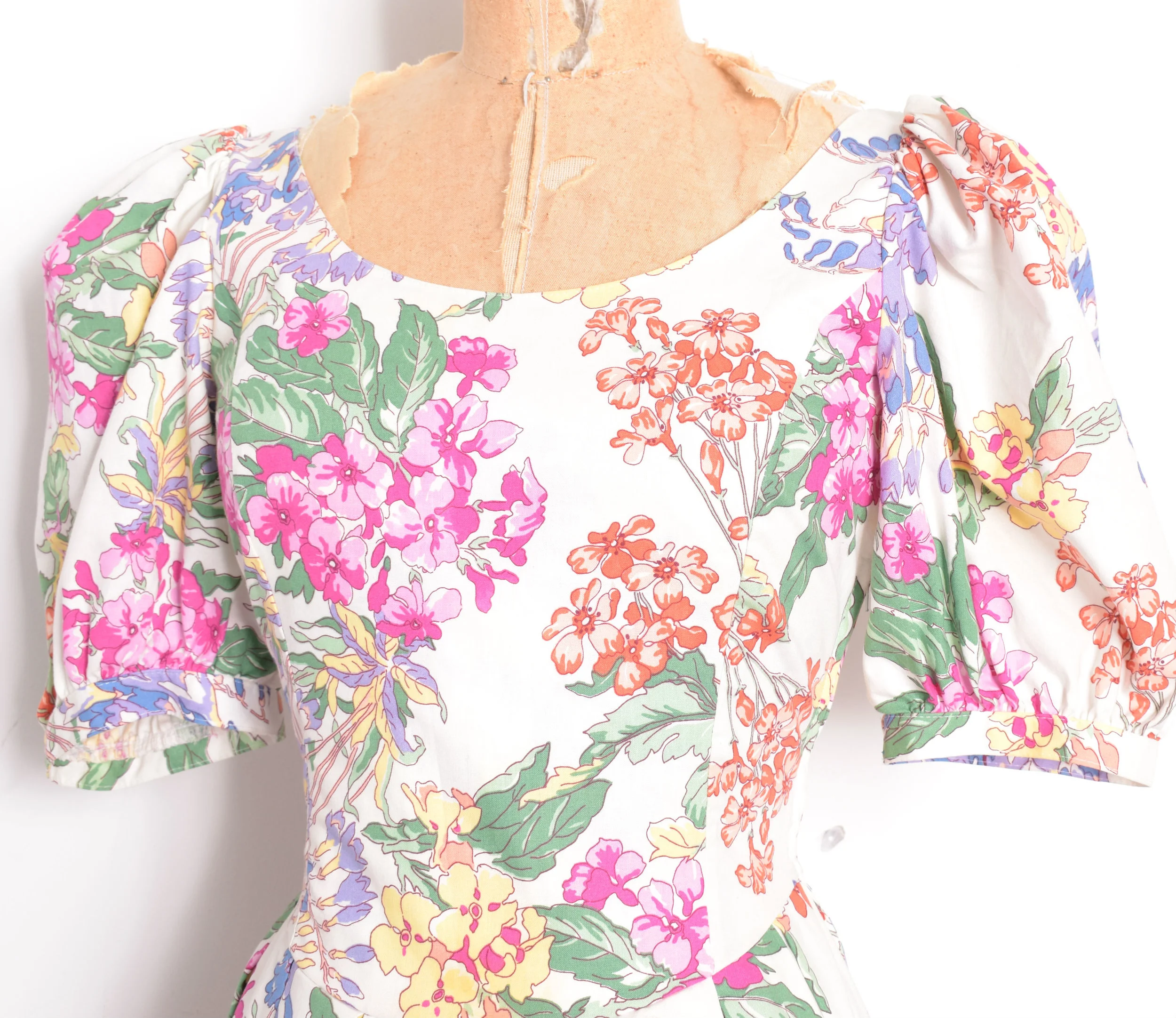 1980s floral puff sleeve2.jpg