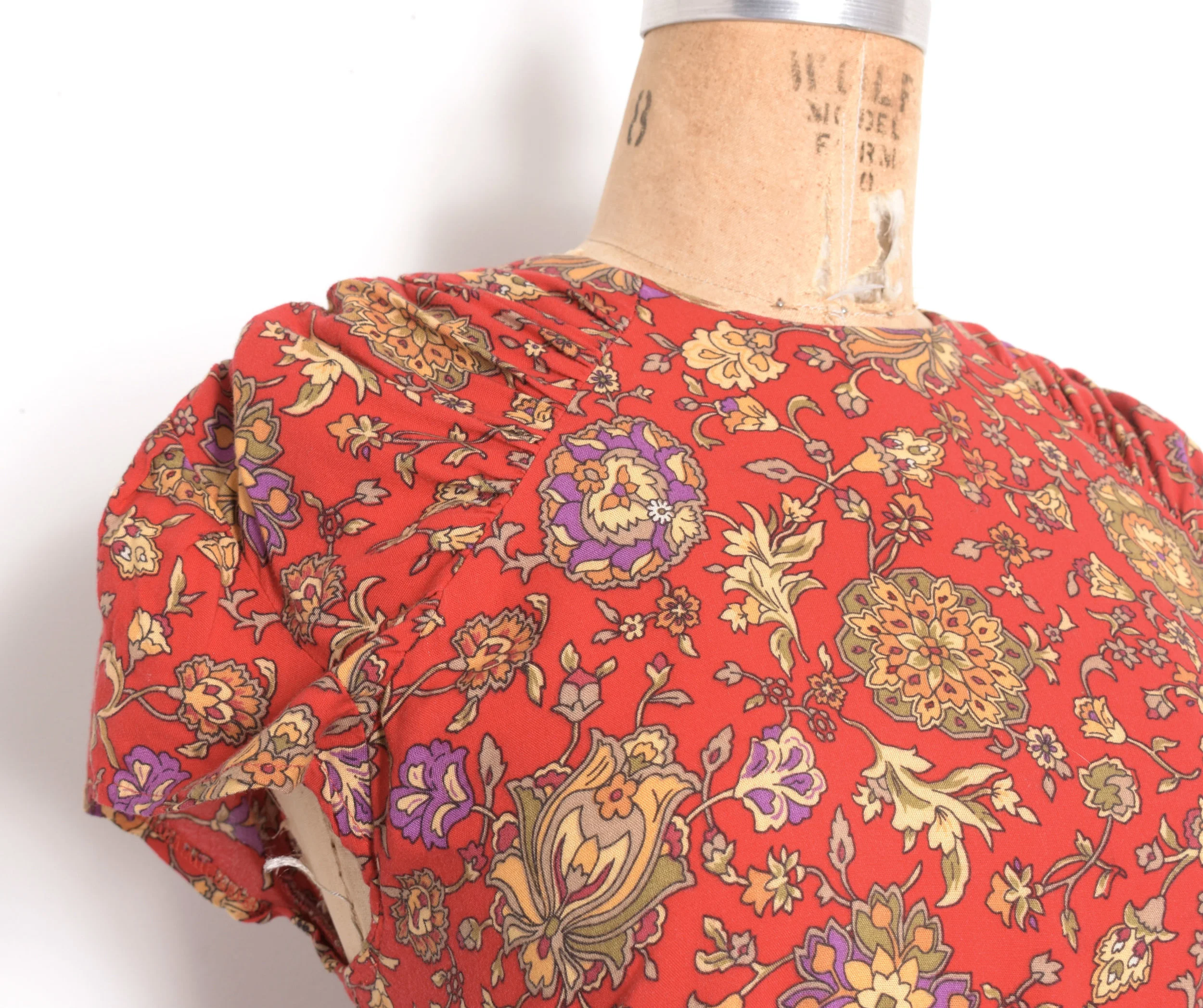 1970s red printed dress2.jpg