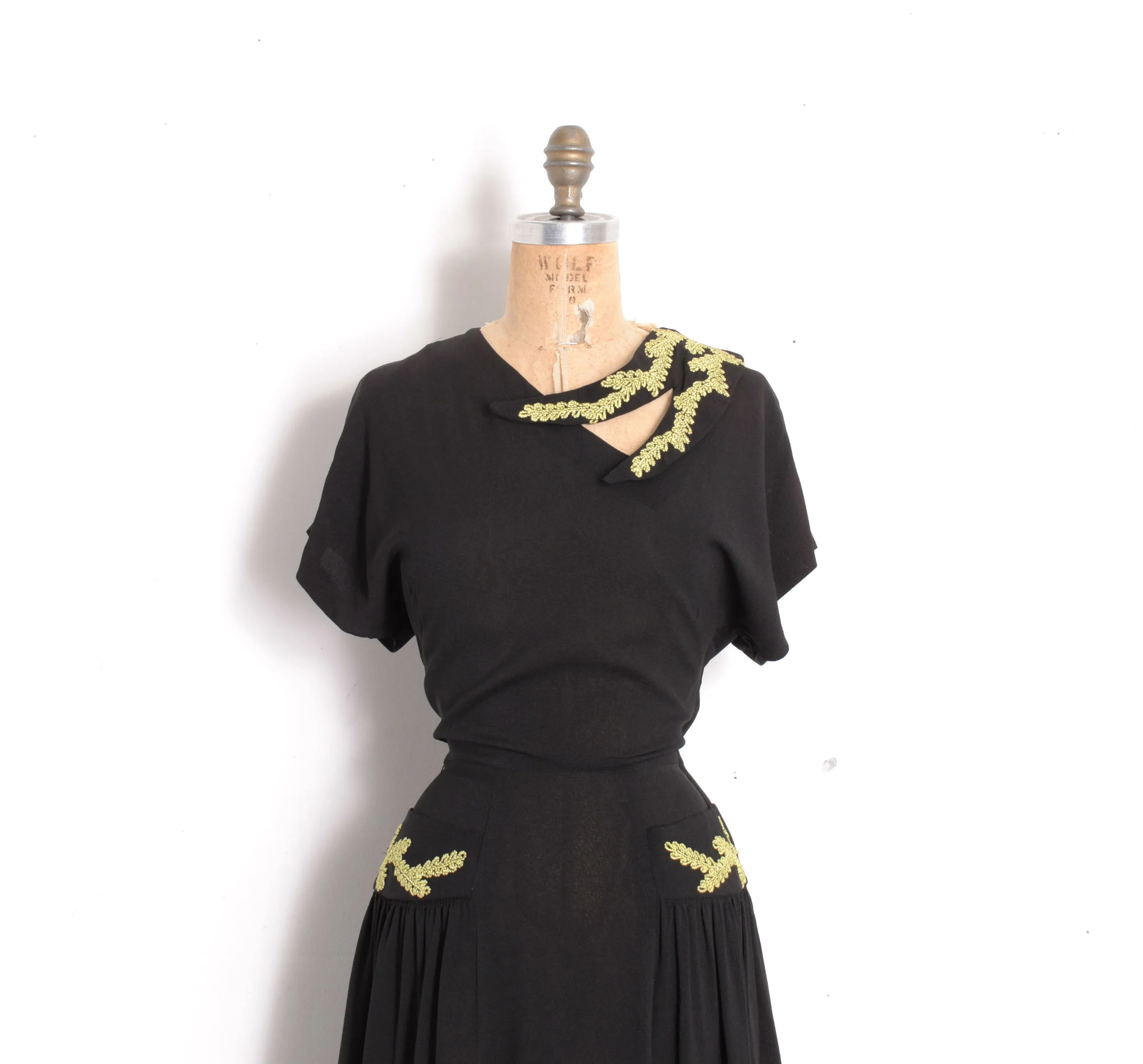 1940s chartreuse dress4.jpg